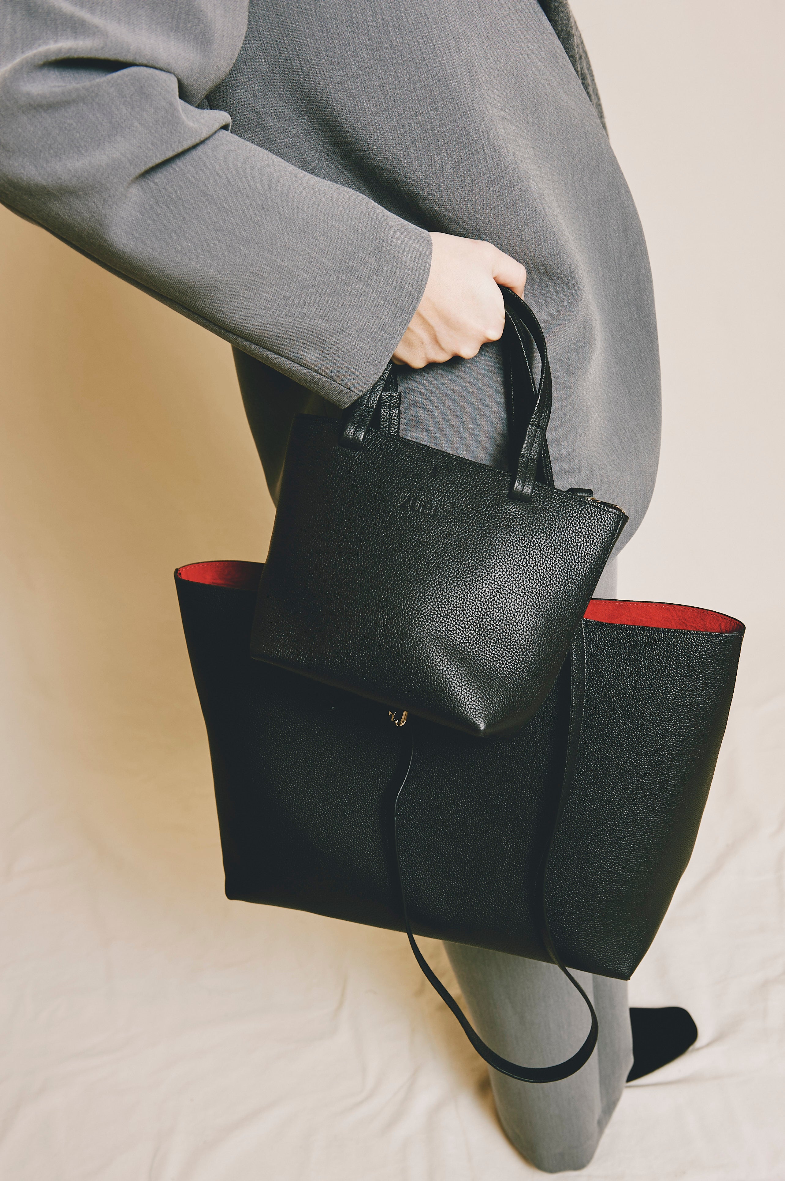 ISAK S BLACK TOTE
