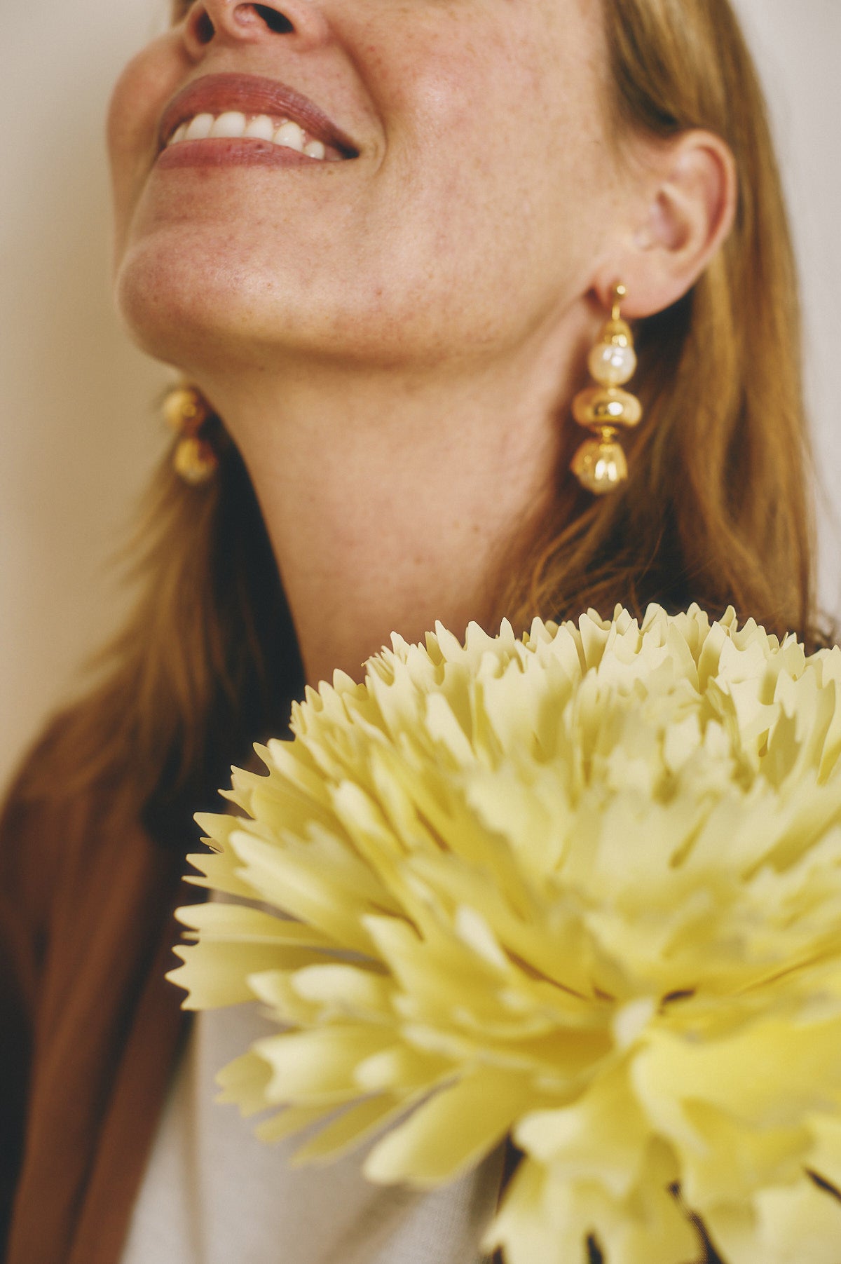 Broche Clavel Amarillo con tallo