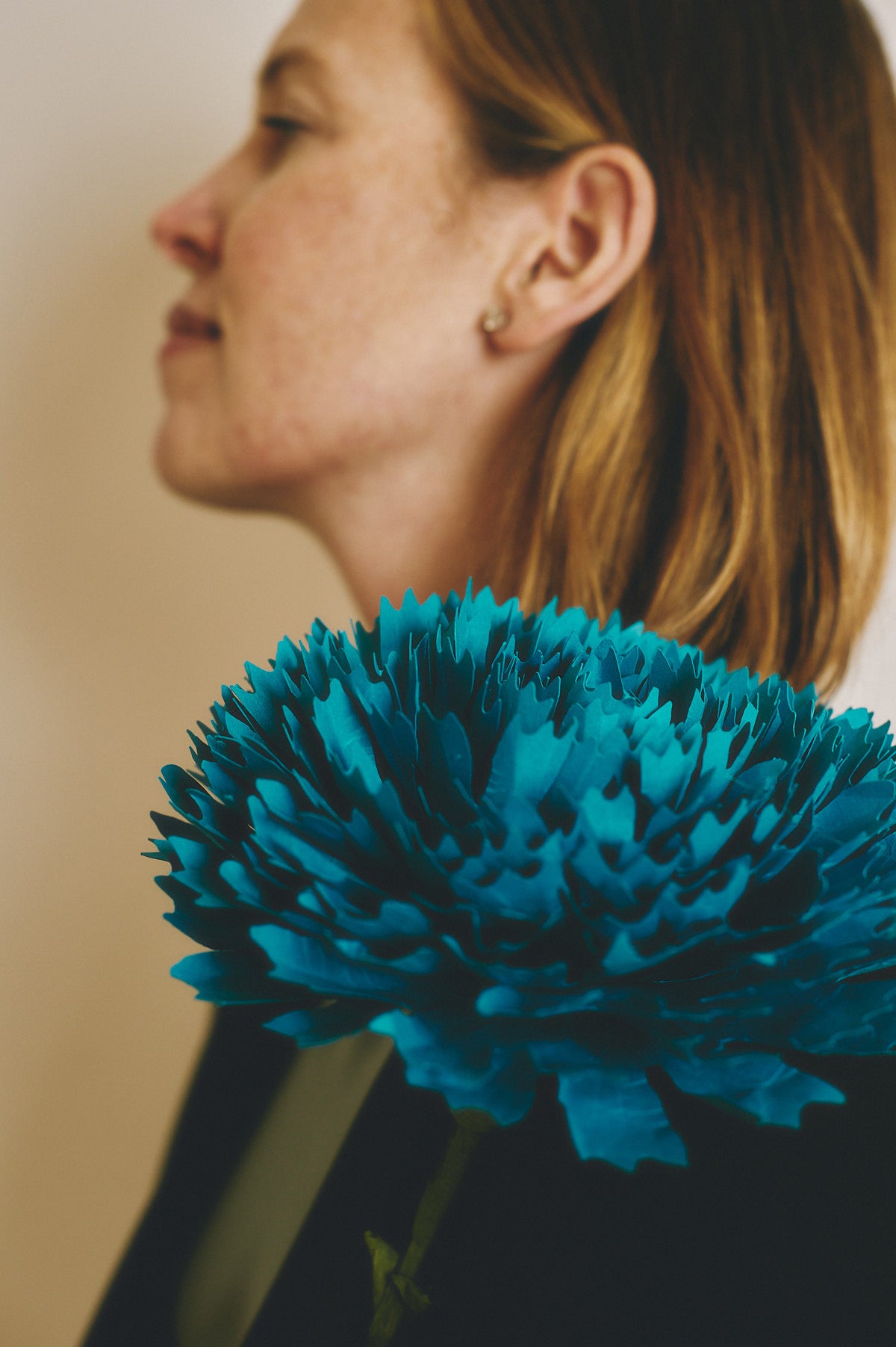 Broche Clavel Azul con tallo