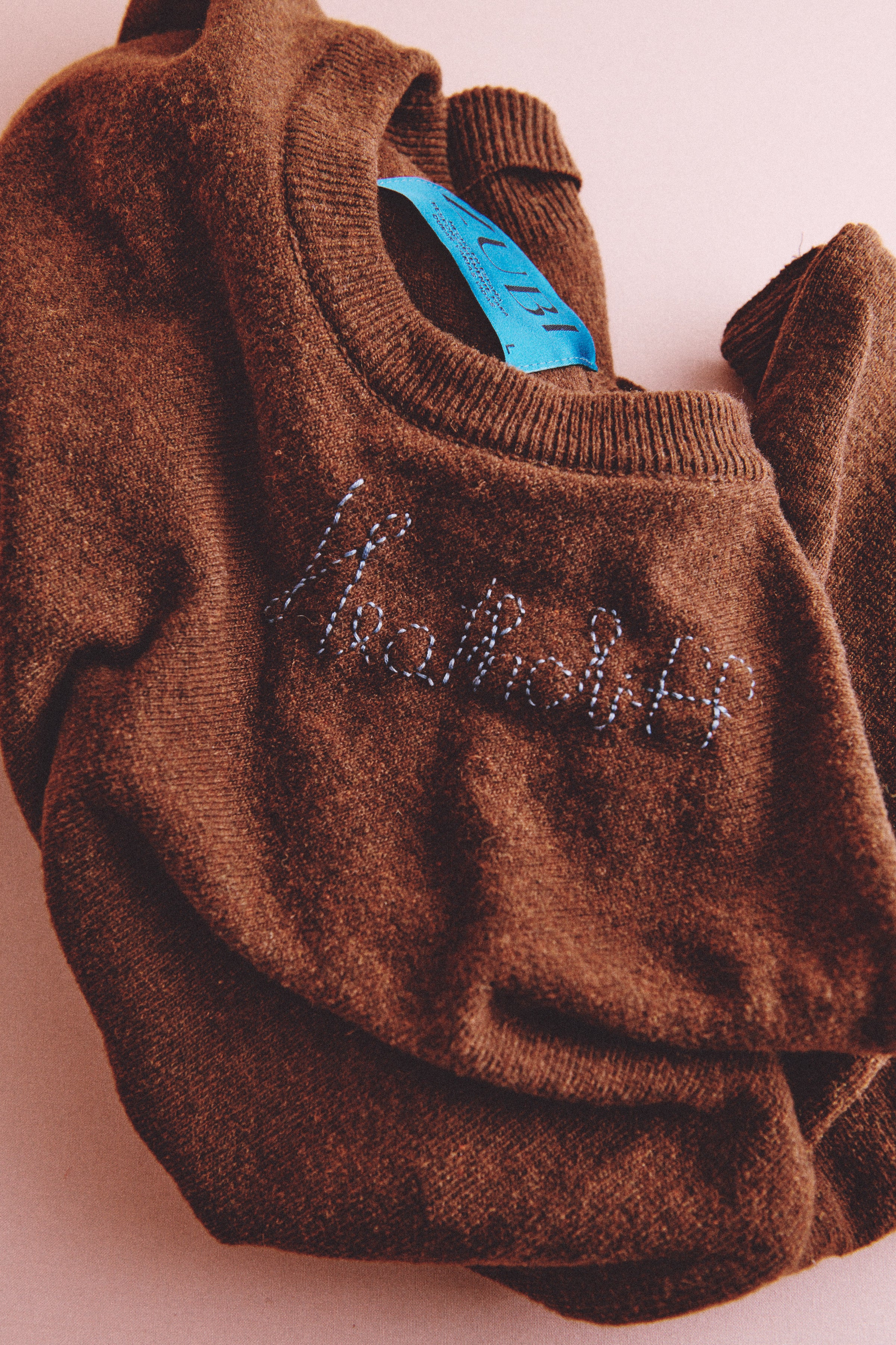 JERSEY PISCO CHOCOLATE BORDADO Mr. Heathcliff