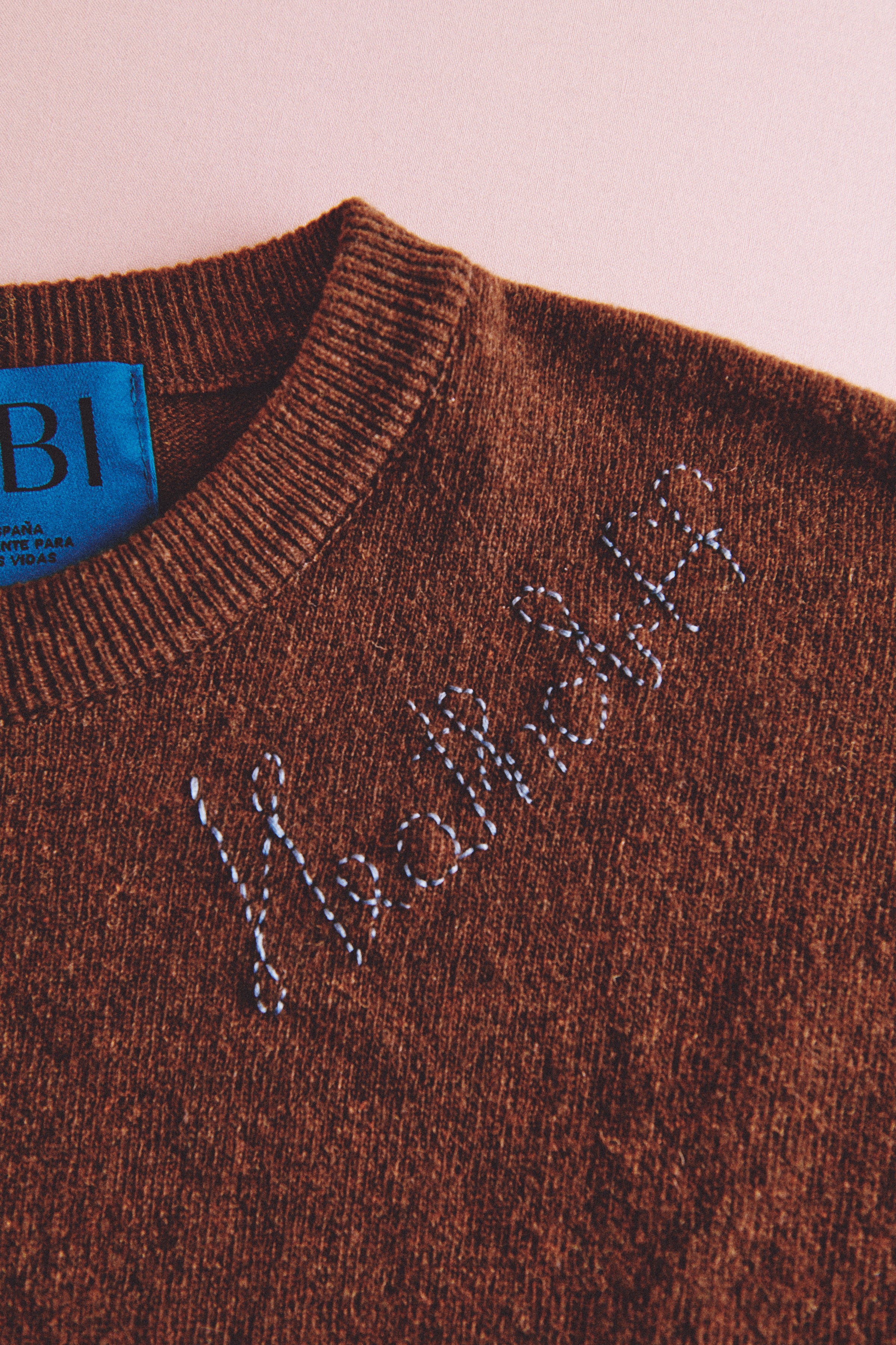 JERSEY PISCO CHOCOLATE BORDADO Mr. Heathcliff