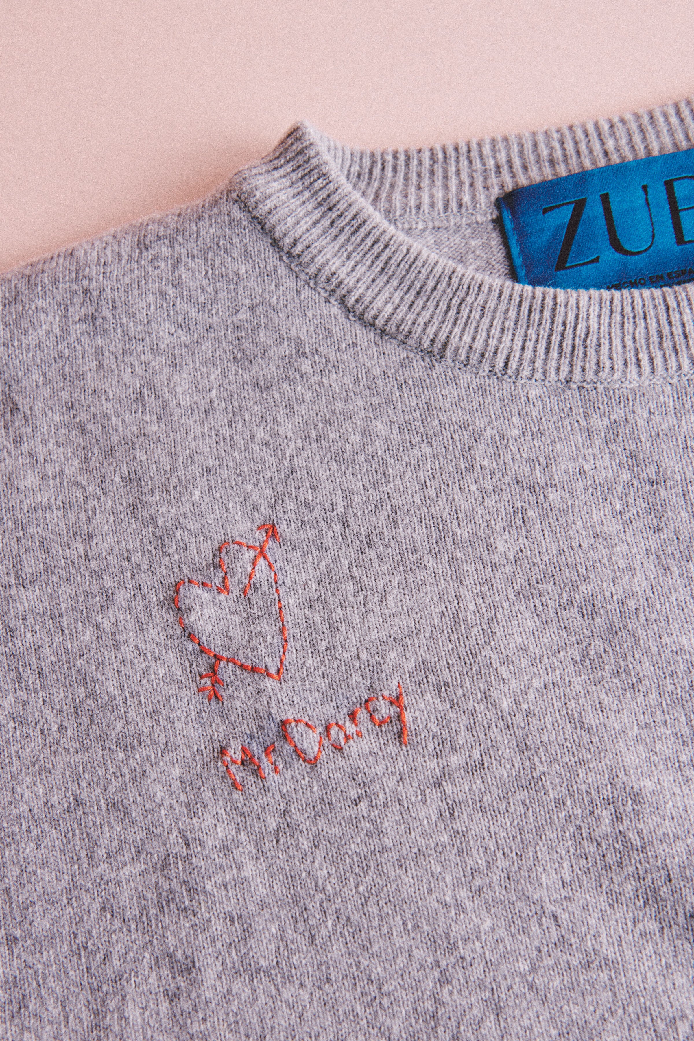 JERSEY PISCO GRIS BORDADO Mr. Darcy