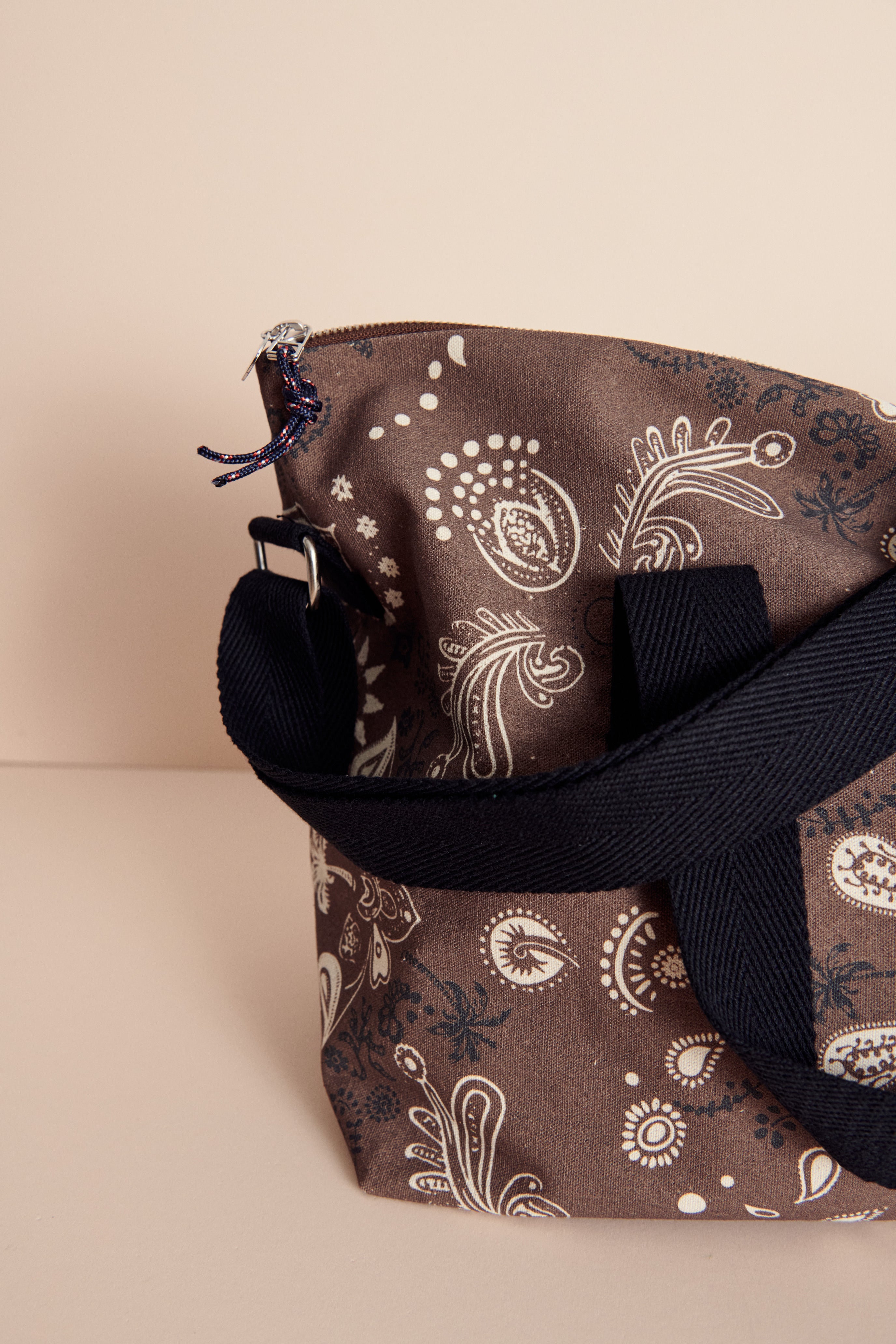 bolso marrón ZUBI coleccion viaje