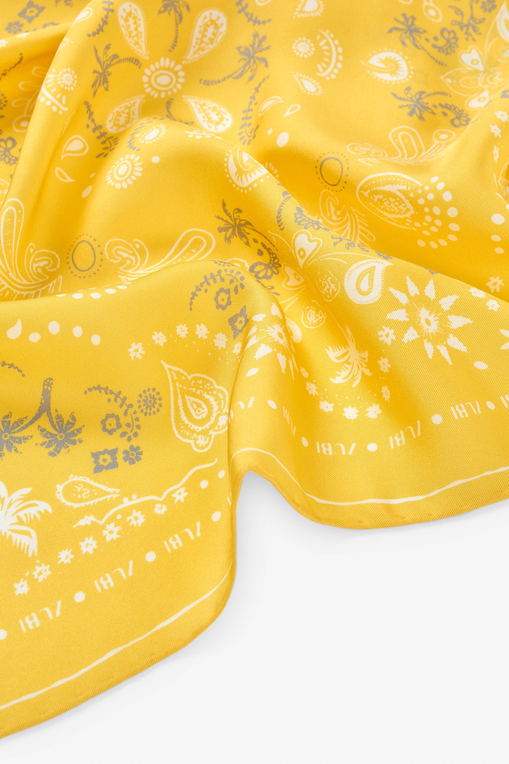 CLOE YELLOW BANDANA