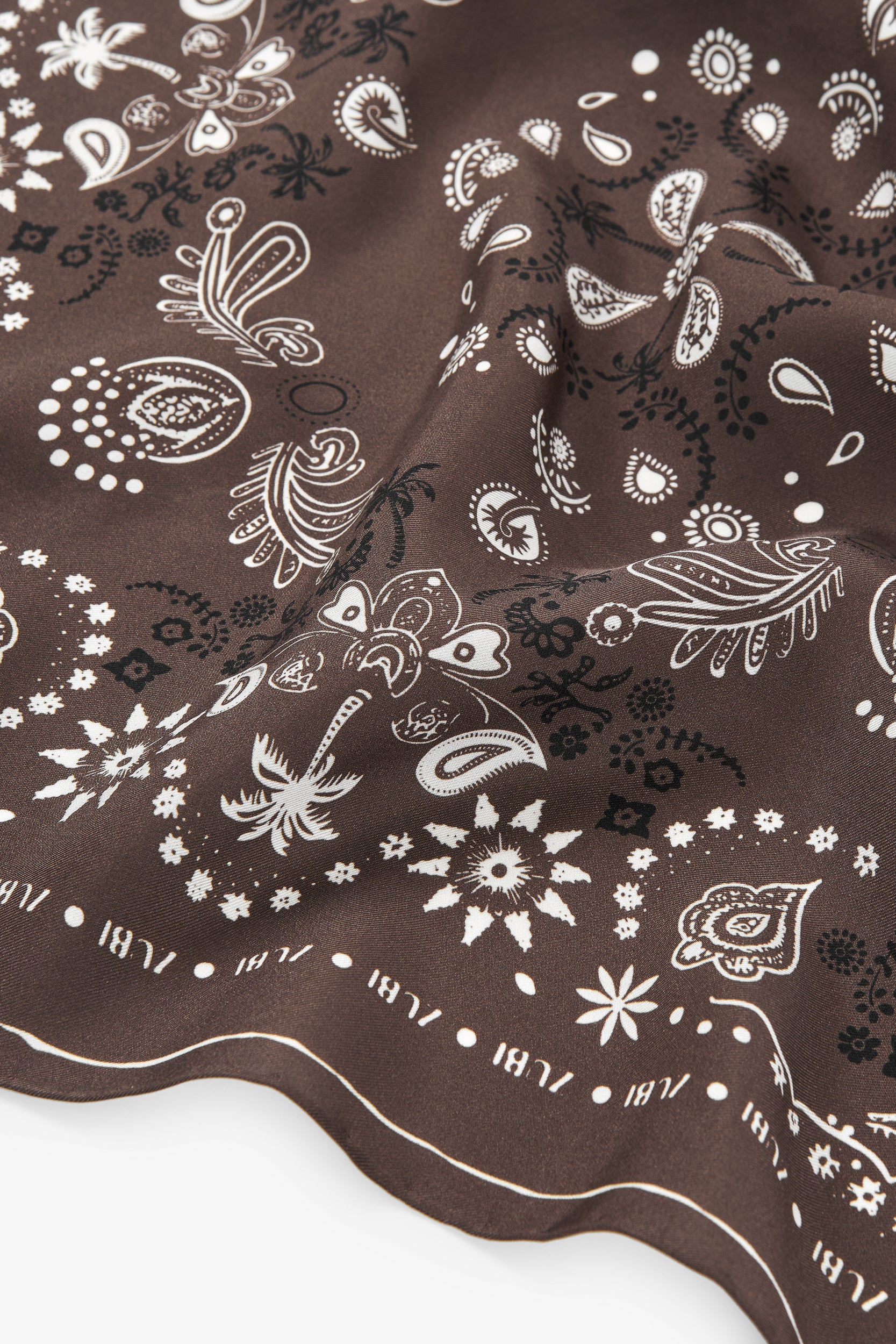 CLOE BROWN BANDANA