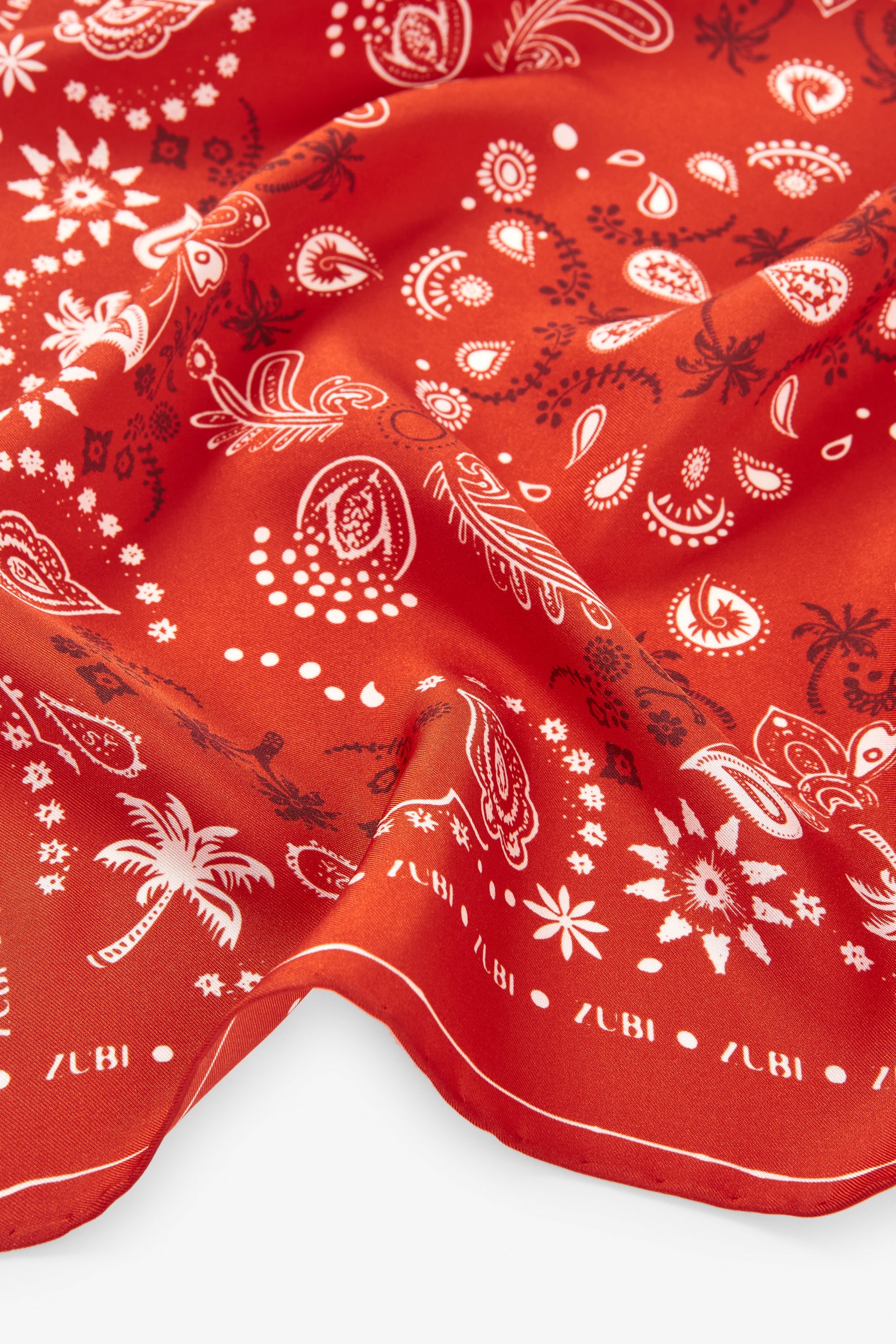 CLOE RED BANDANA