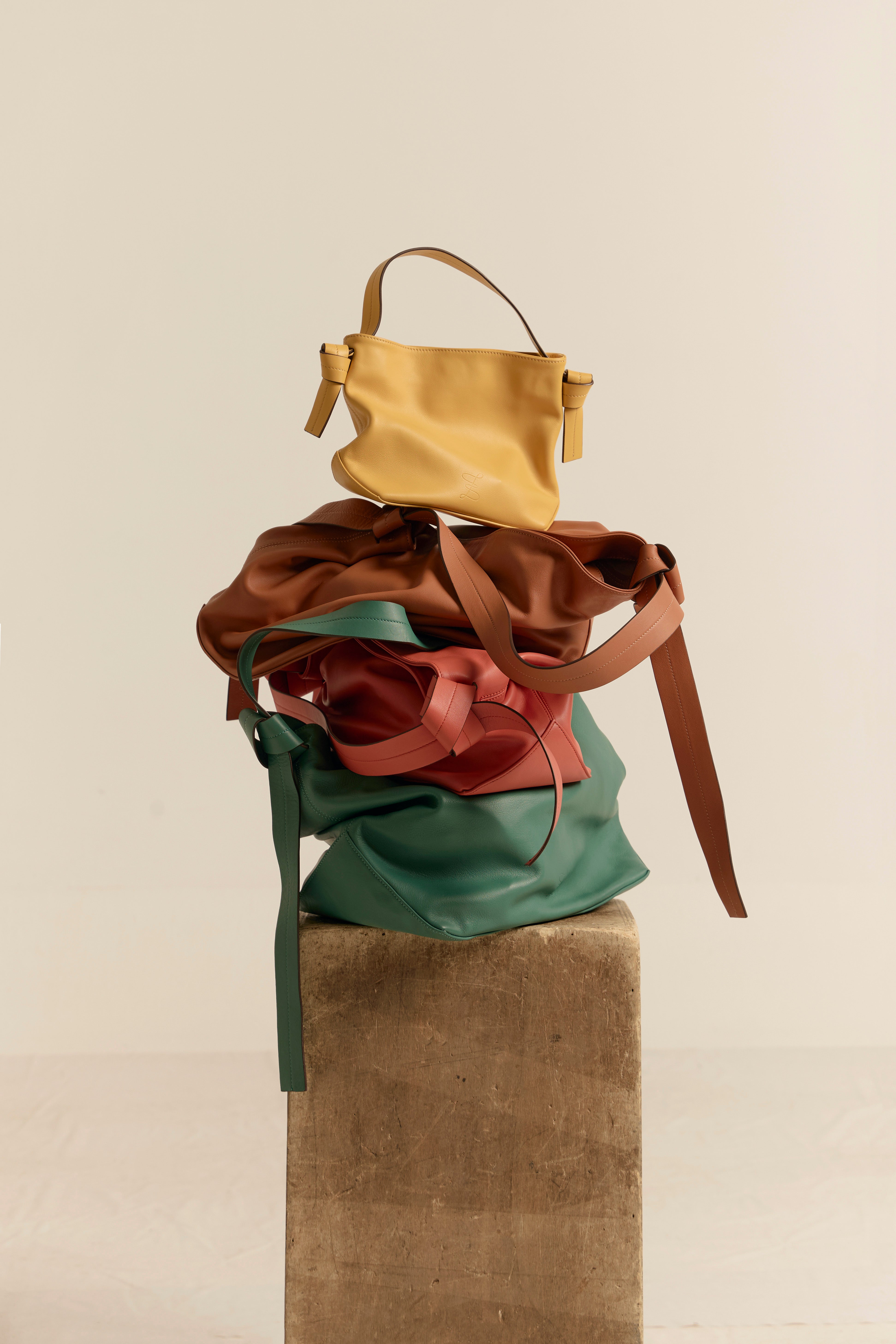 BOLSO NUDO S AMARILLO