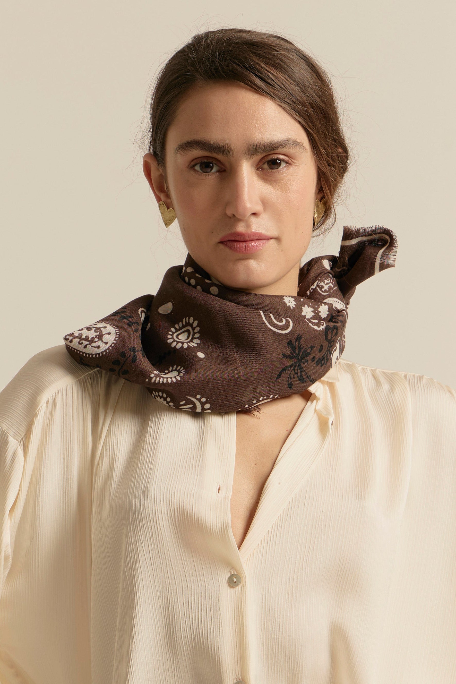 PAÑUELO LANA BANDANA MARRON