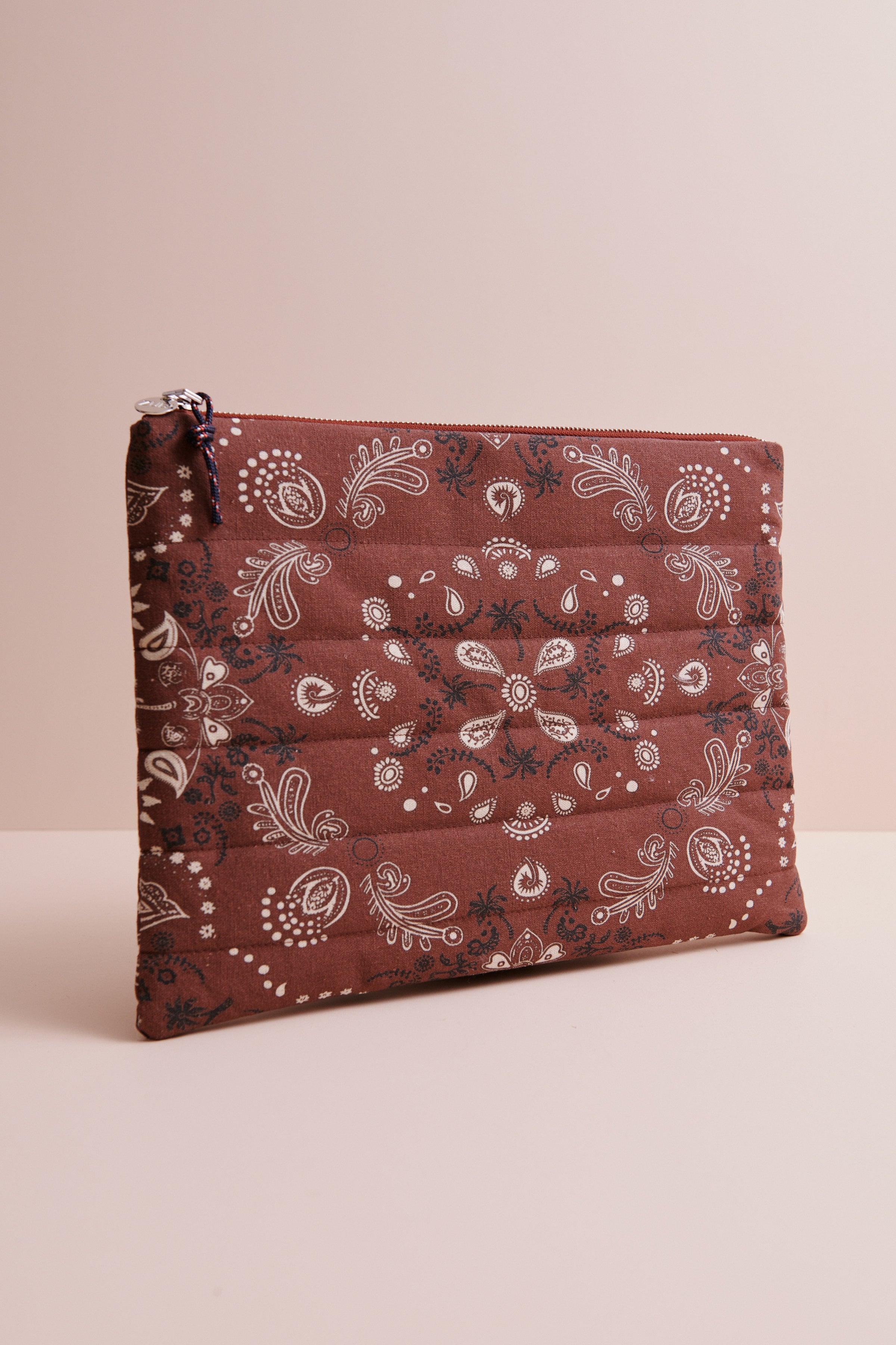 Pack Padded Bandana granate + Agenda Semanal Kolkwitzia