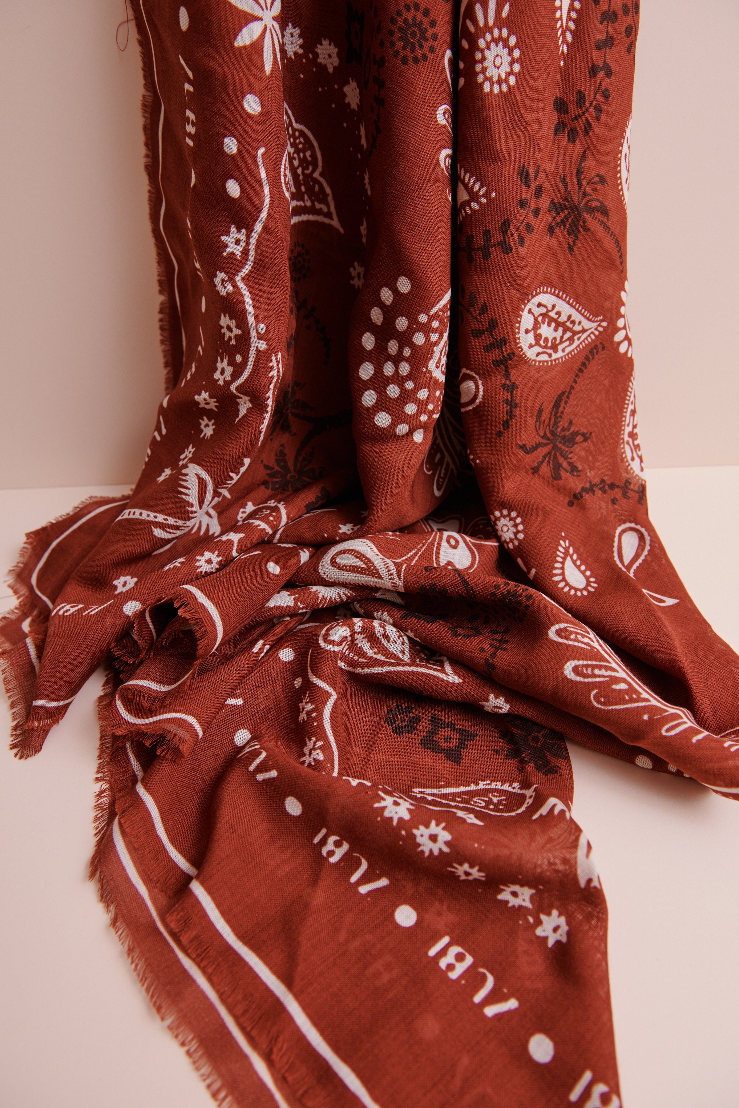 PAÑUELO LANA BANDANA GRANATE