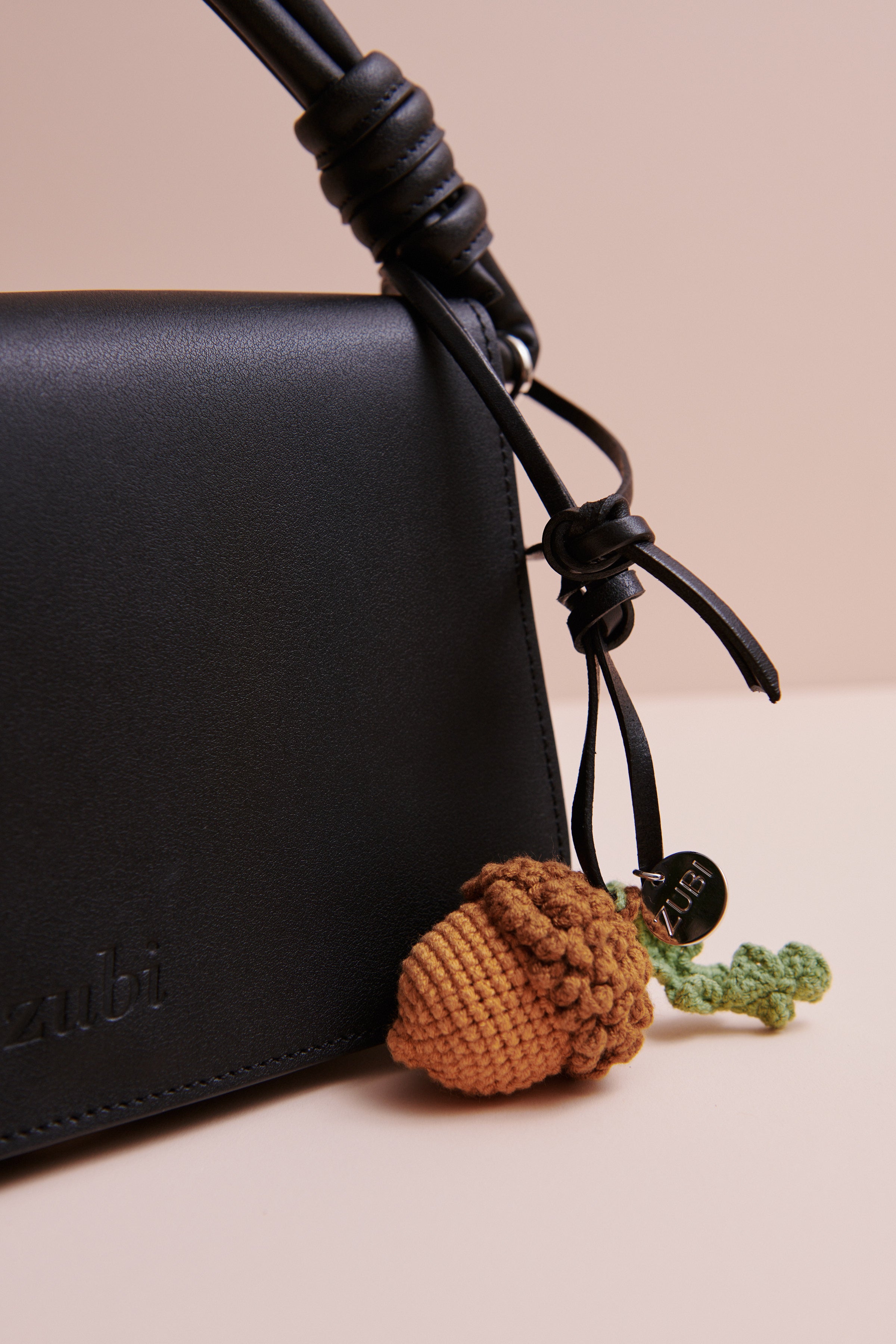 CHARM CROCHET BELLOTA