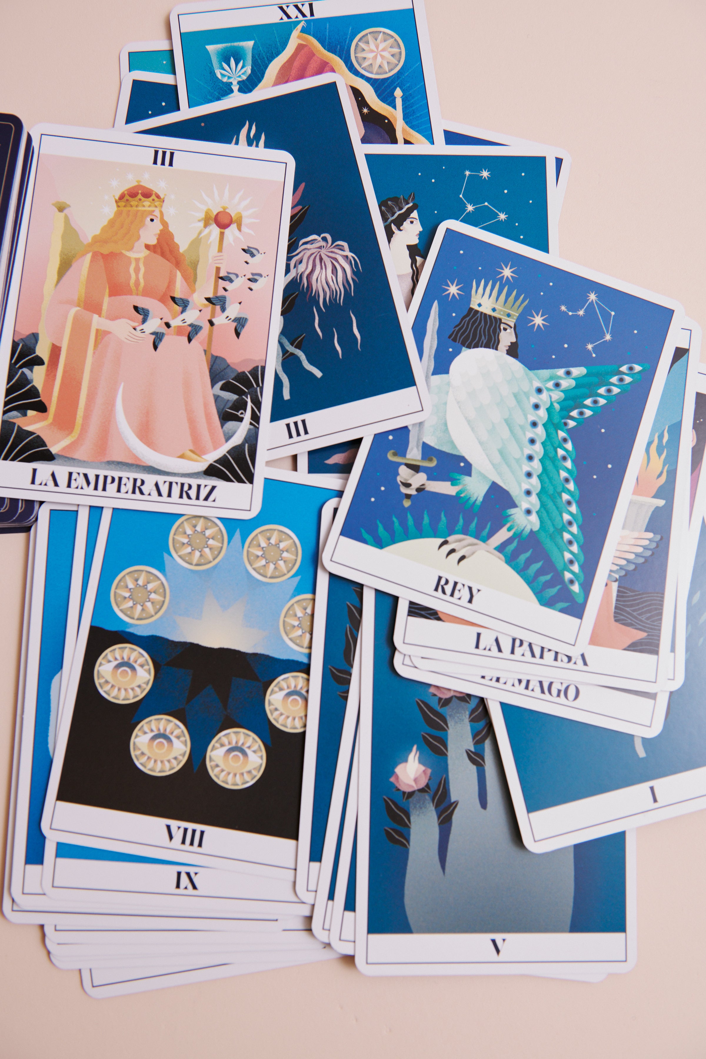 EL TAROT SINGULAR OLIVIA