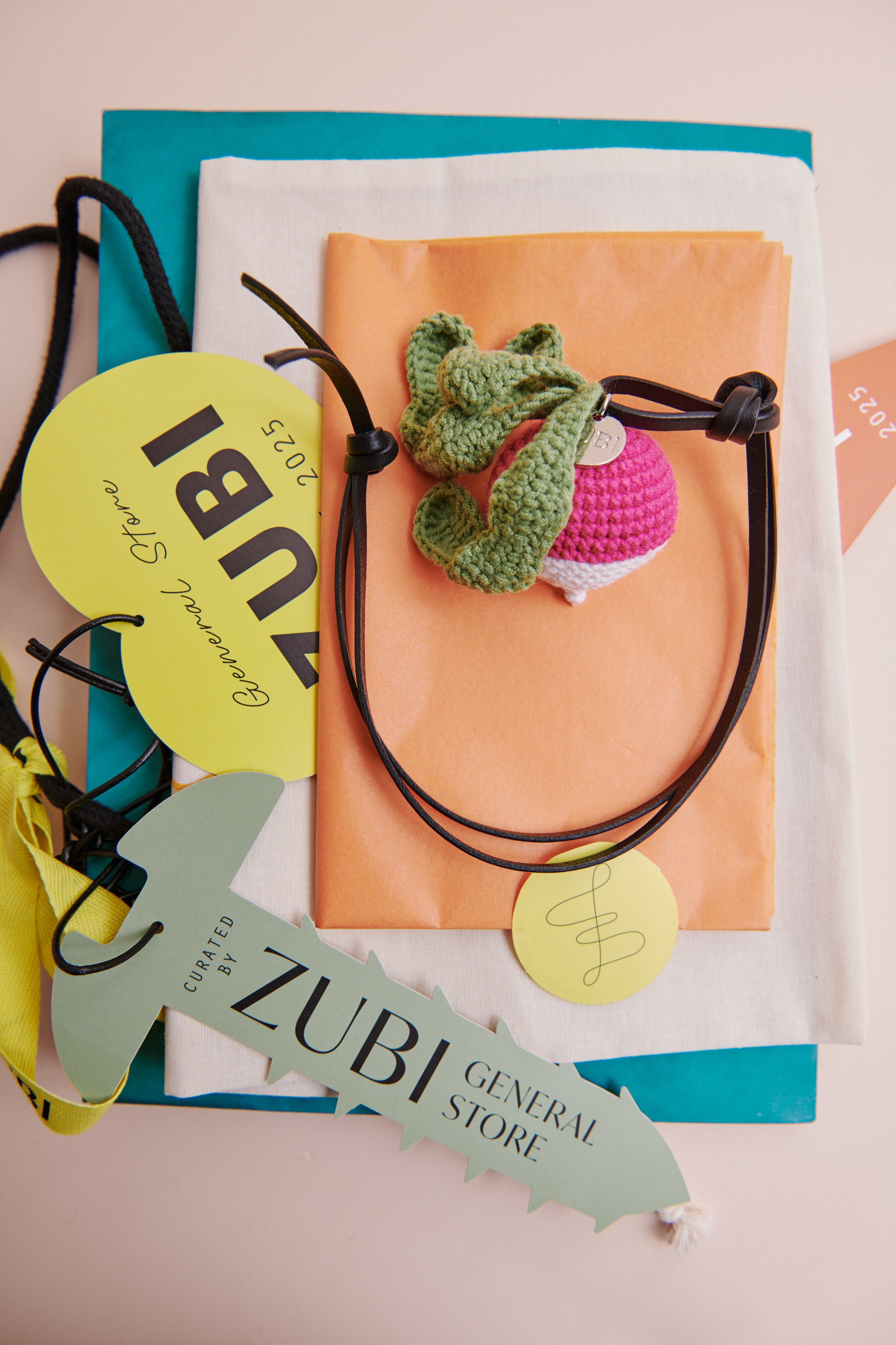 CHARM CROCHET REMOLACHA