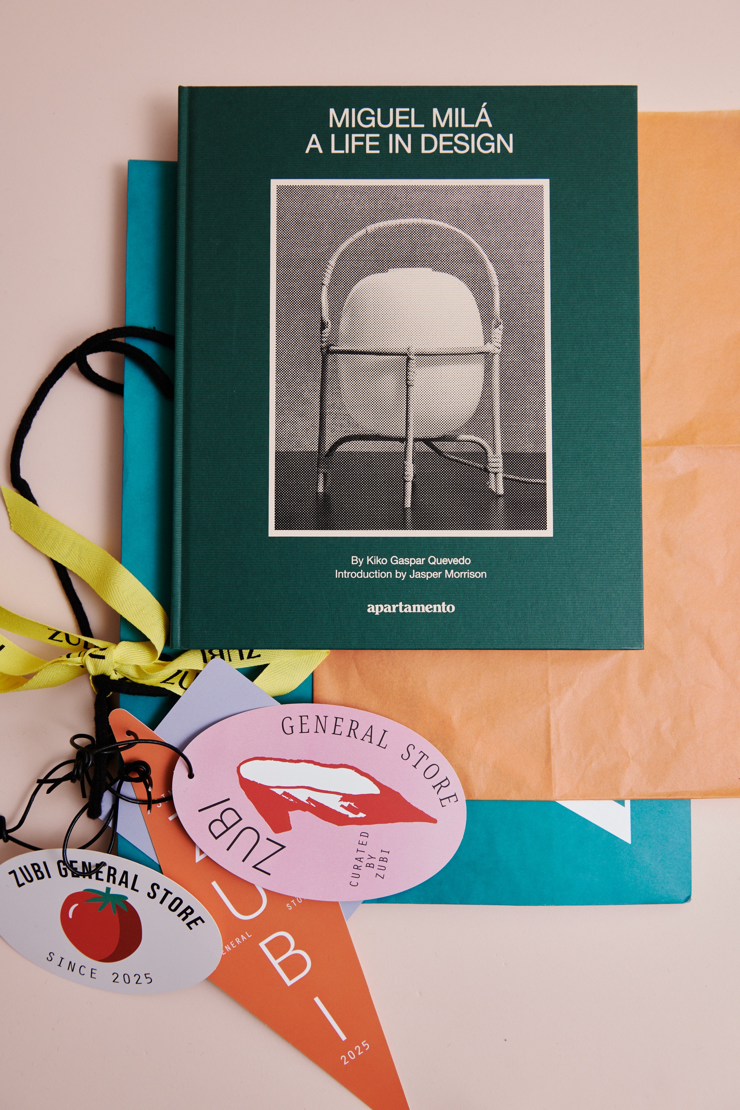 LIBRO A LIFE IN DESIGN de Miguel Milá