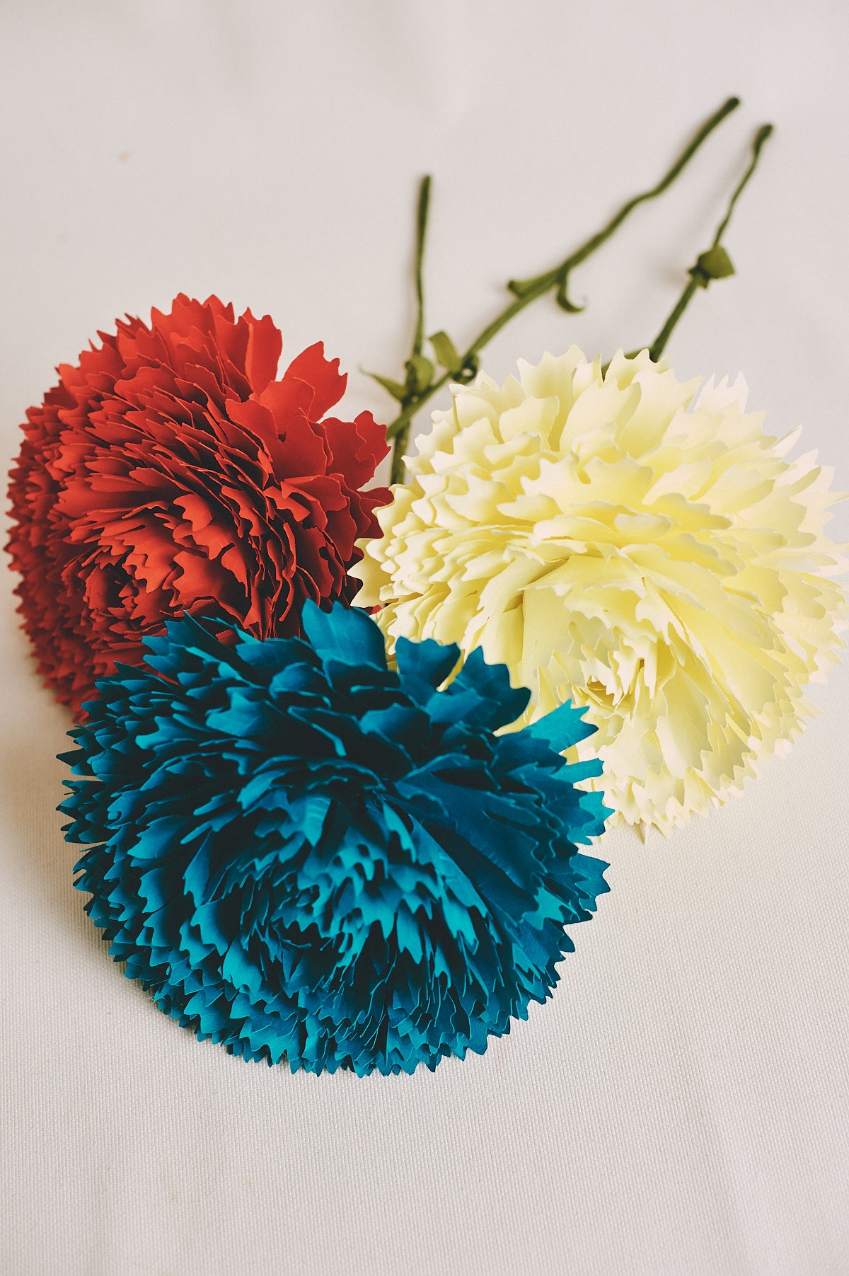 Broche Clavel Azul con tallo