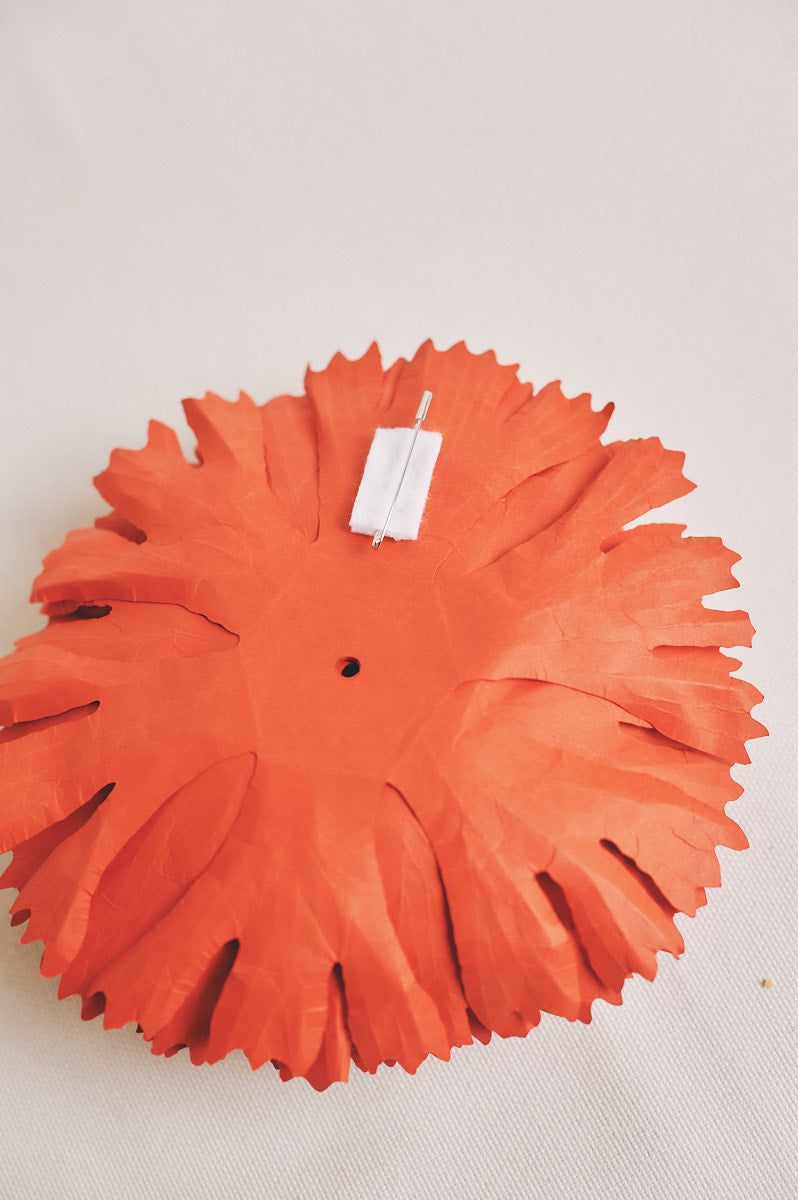 Broche Clavel Rojo