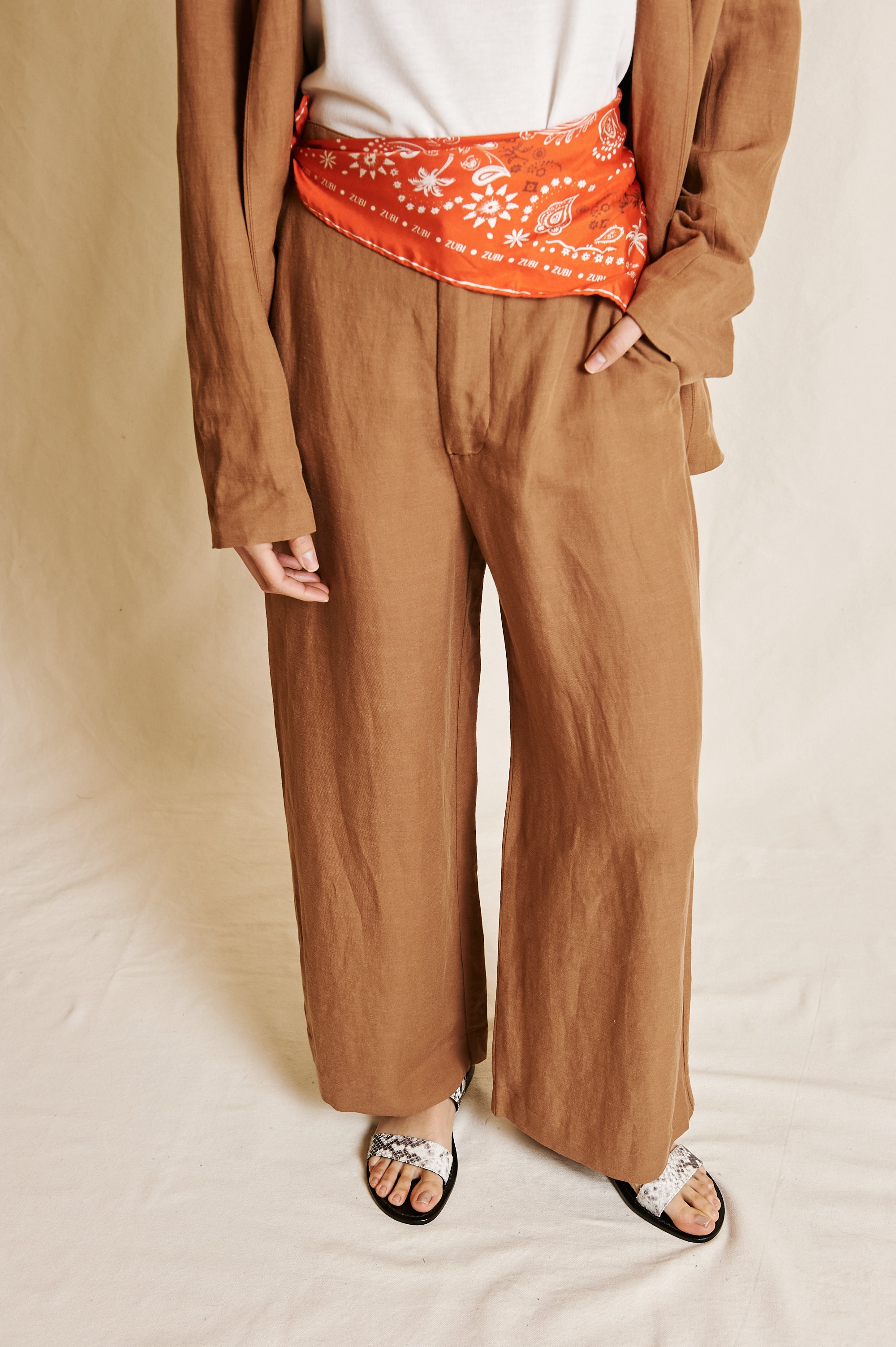 SARA LINEN TROUSERS, BROWN
