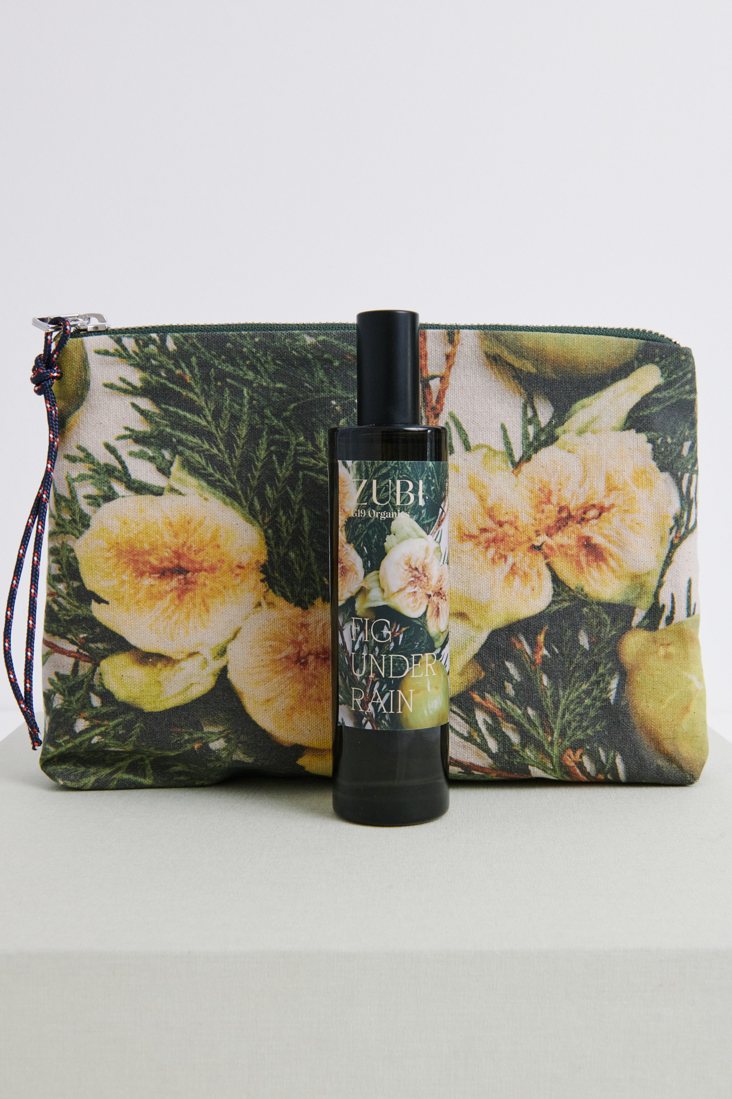 PACK G19 FIG UNDER RAIN