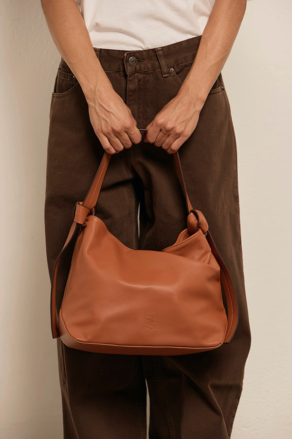 BOLSO NUDO M CUERO