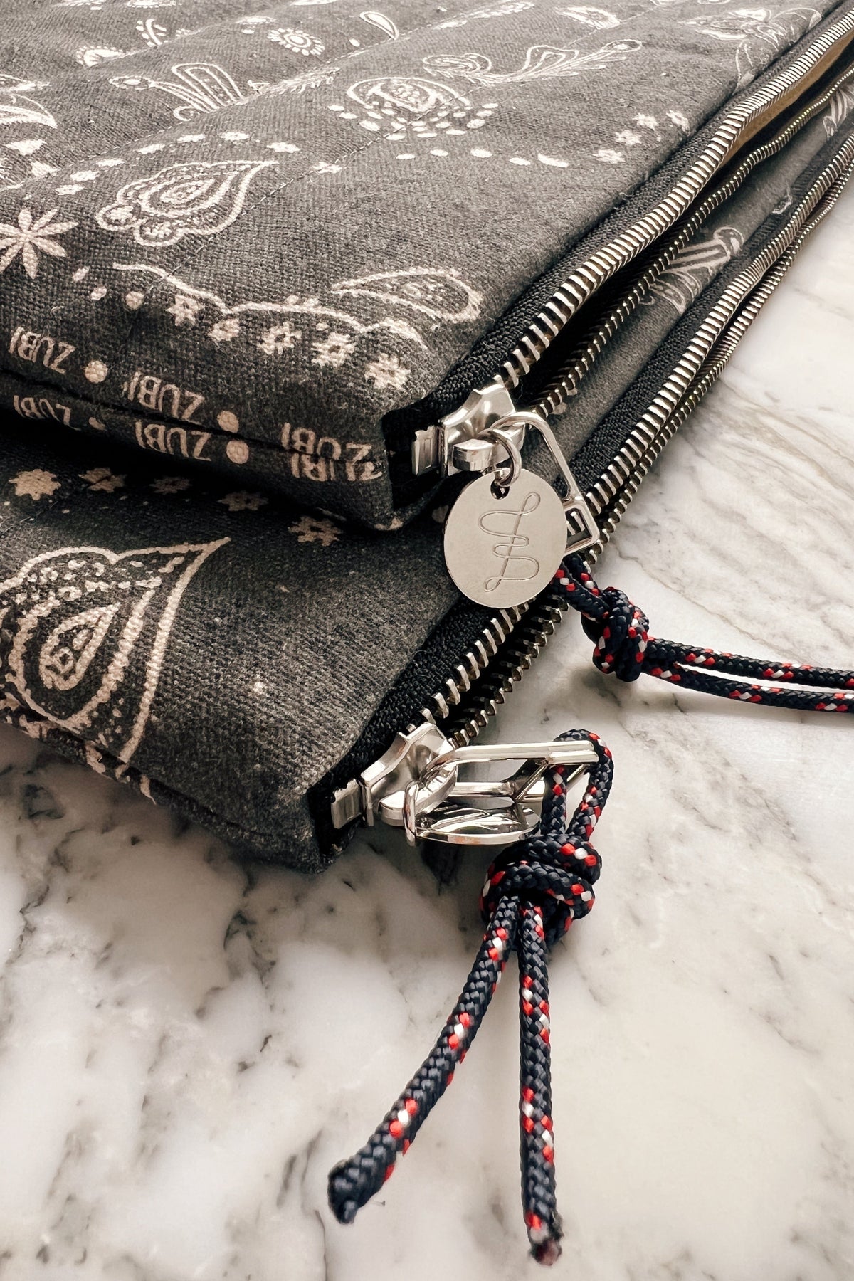 PORTFOLIO BANDANA NERO