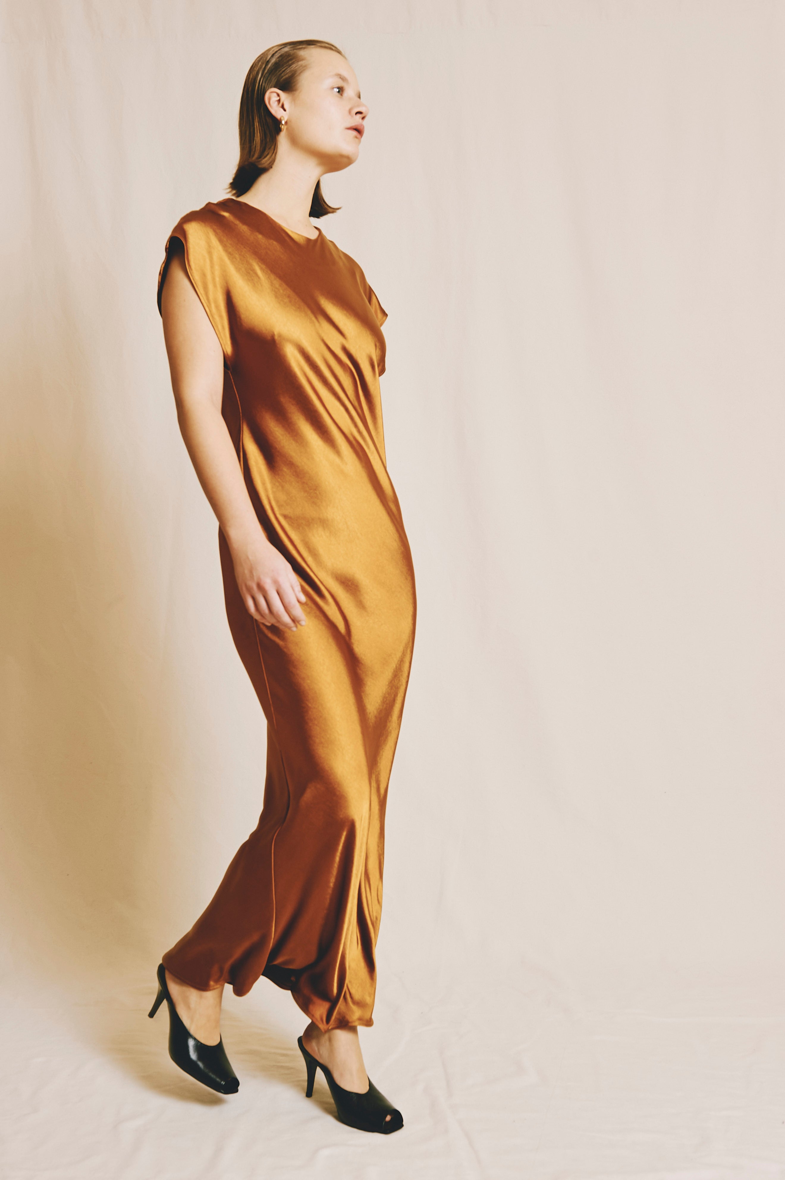 VESTIDO CARMEN BRONCE