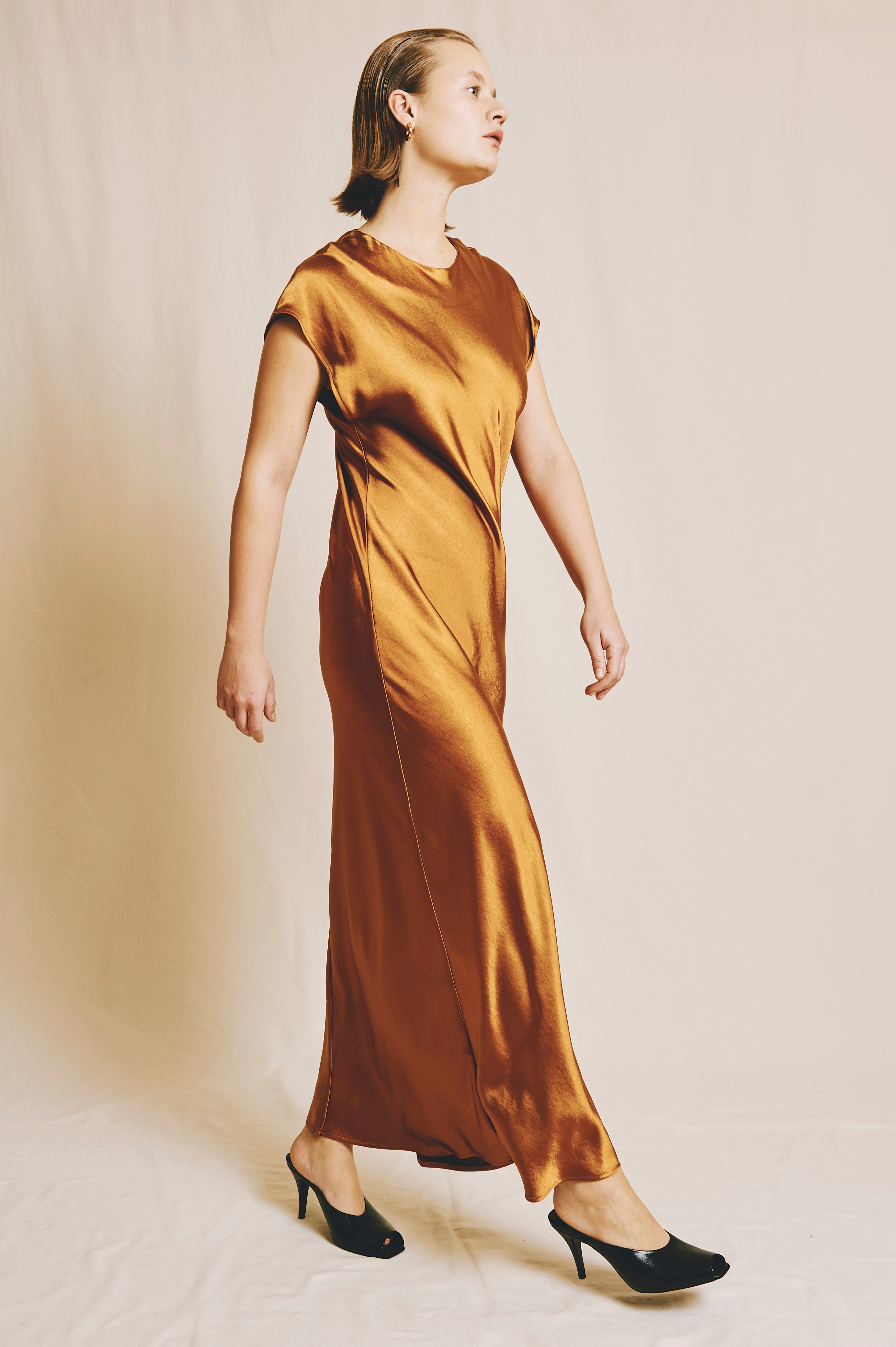 VESTIDO CARMEN BRONCE