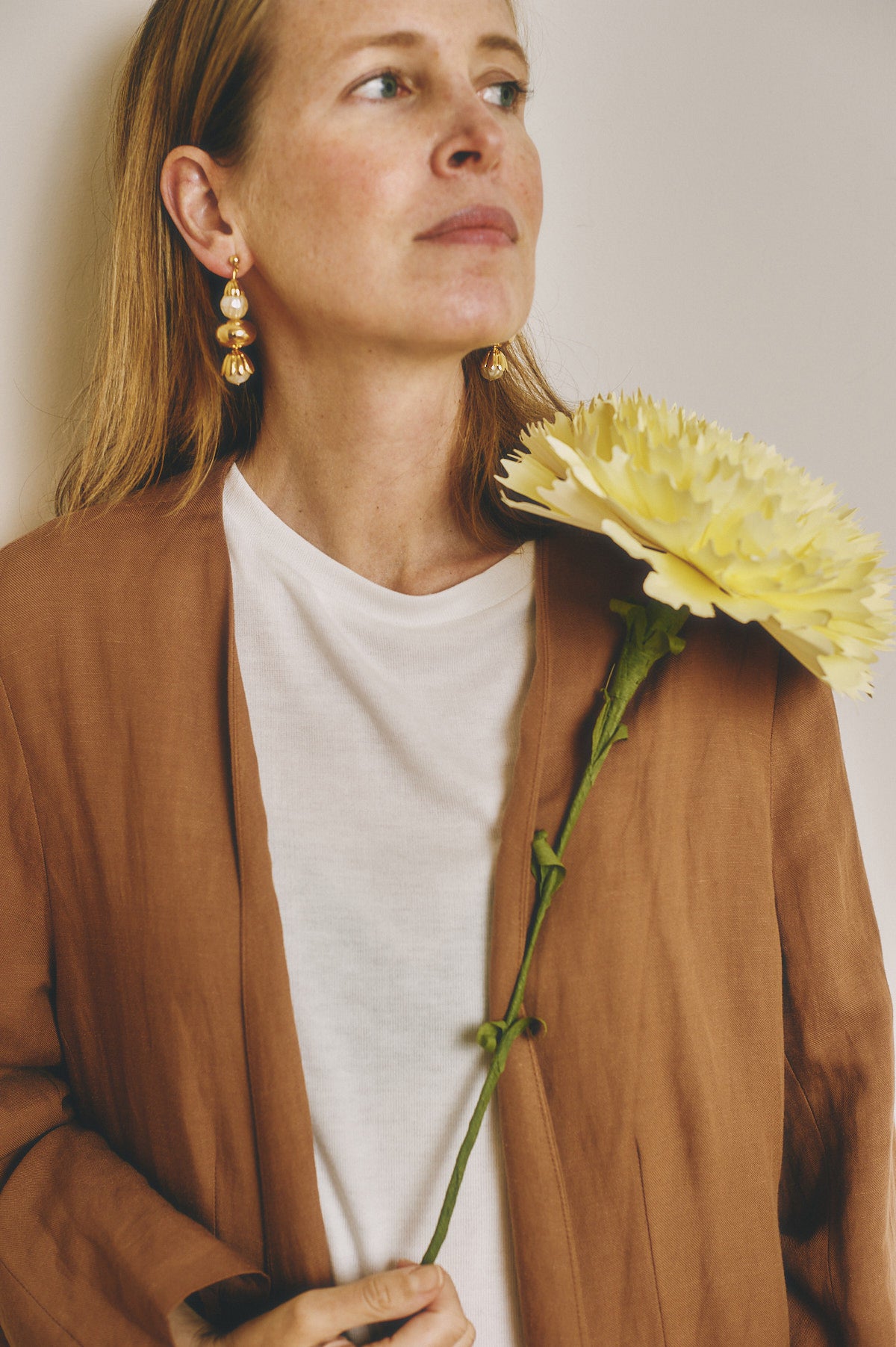 Broche Clavel Amarillo con tallo
