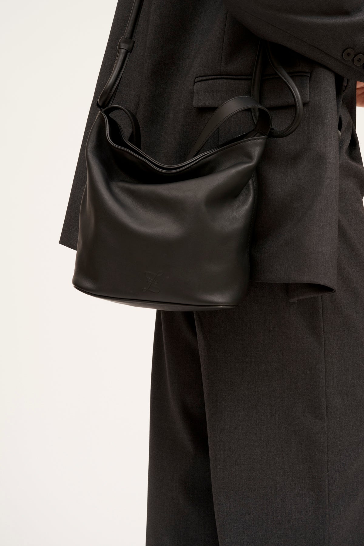 Bolso Cubo M Negro