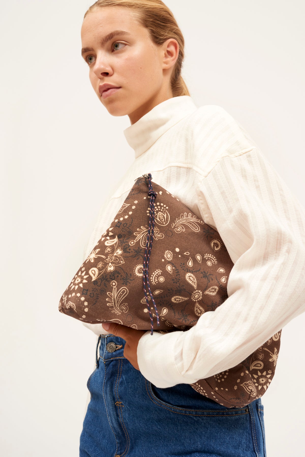POUCH BANDANA MARRÓN