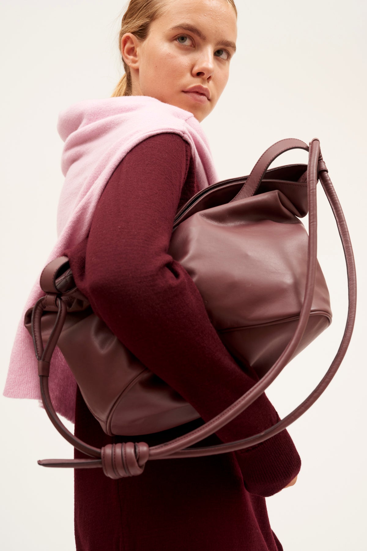 BOLSO CUBO L BURGUNDY