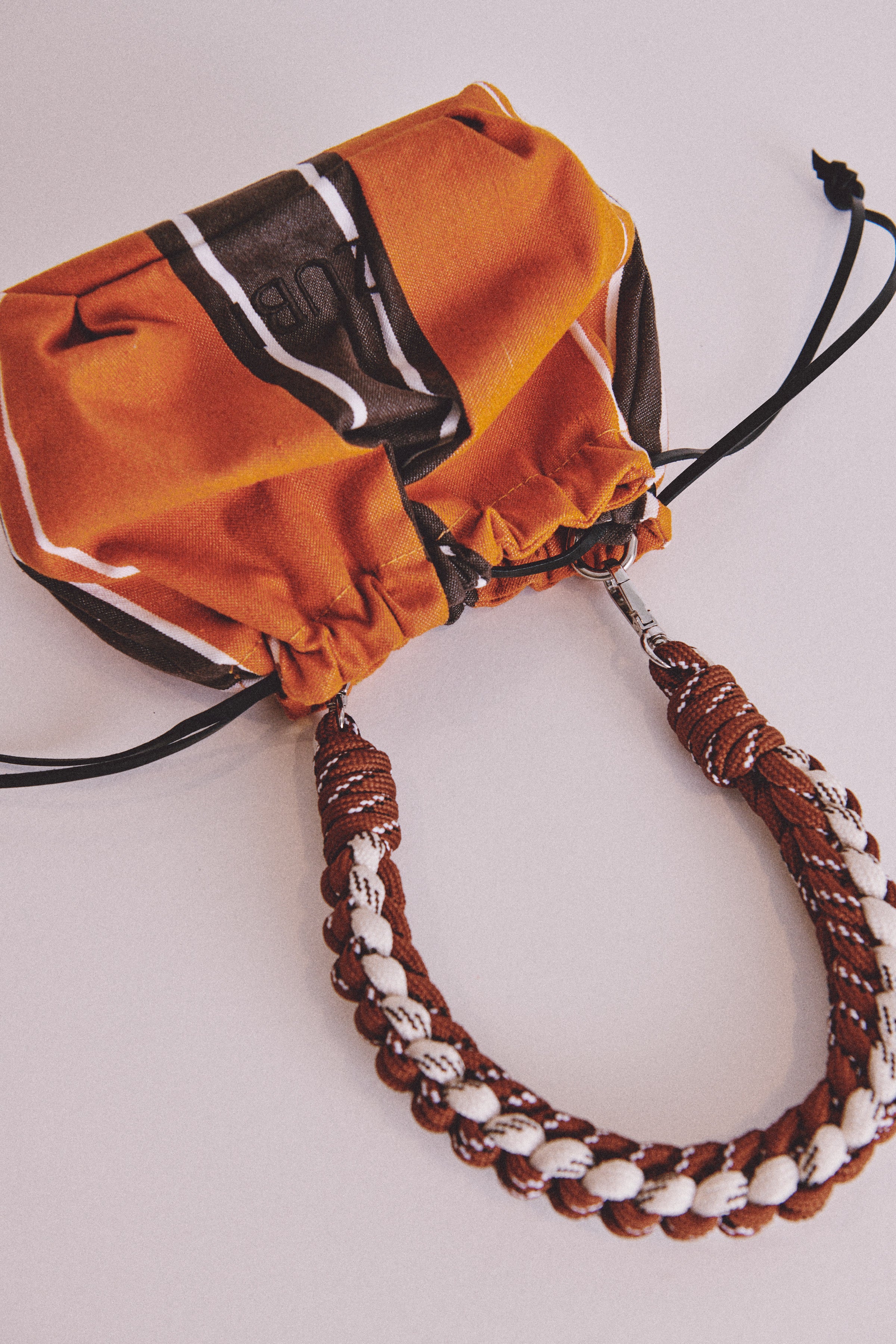 BOMBONERA RAYAS NARANJA