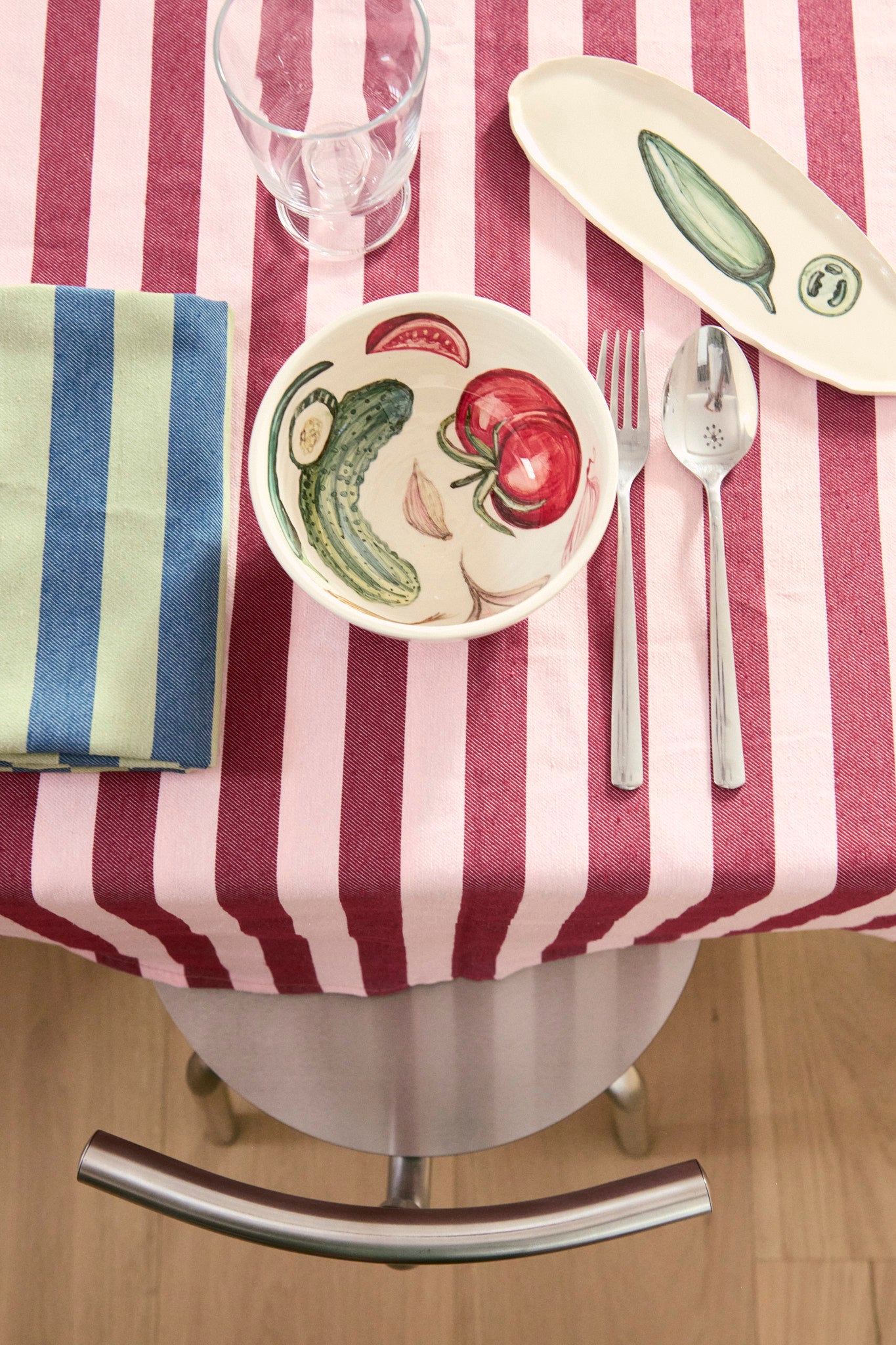 MANTEL RAYAS GRANATE ONDARRETA 150X150