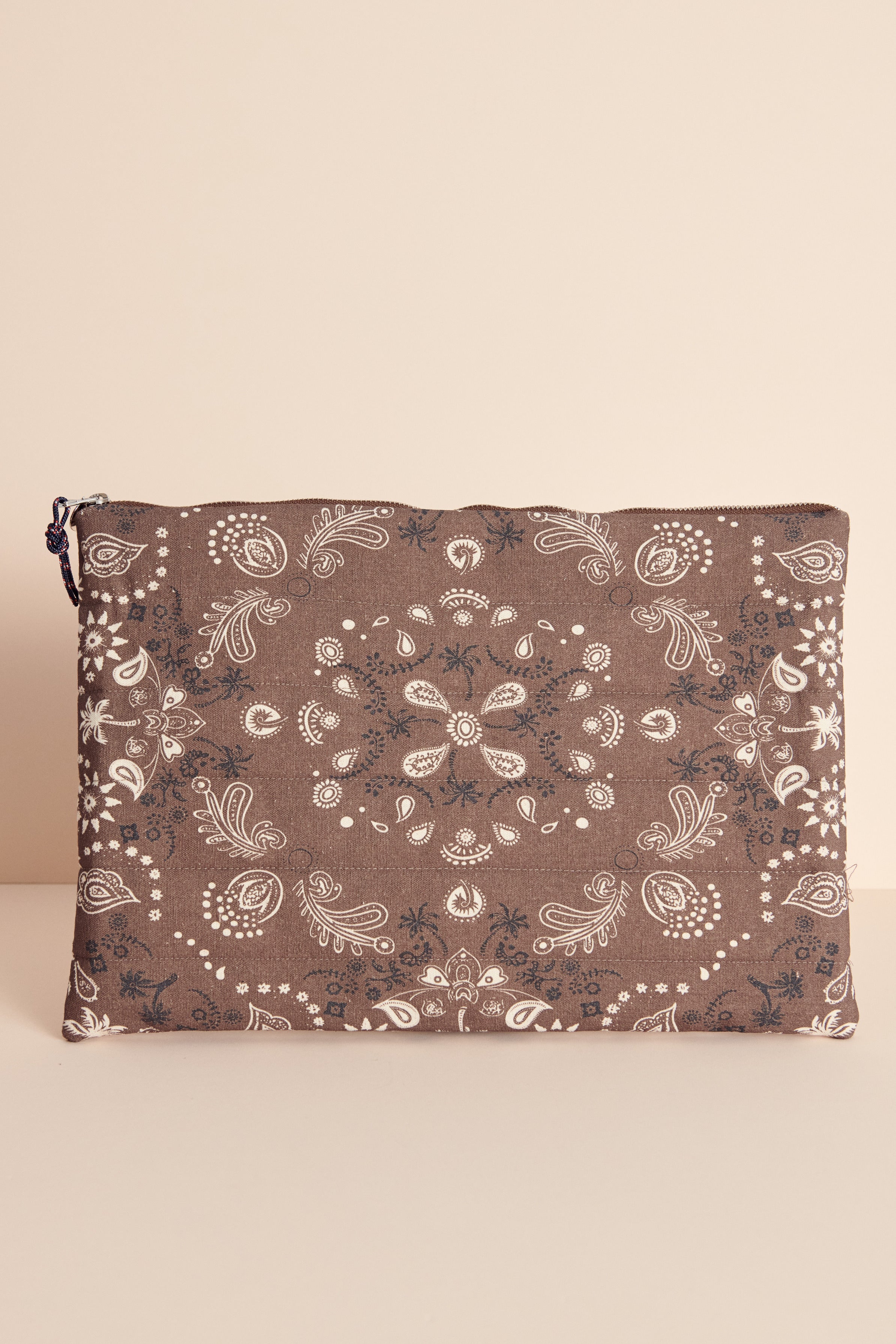 funda marrón ordenador