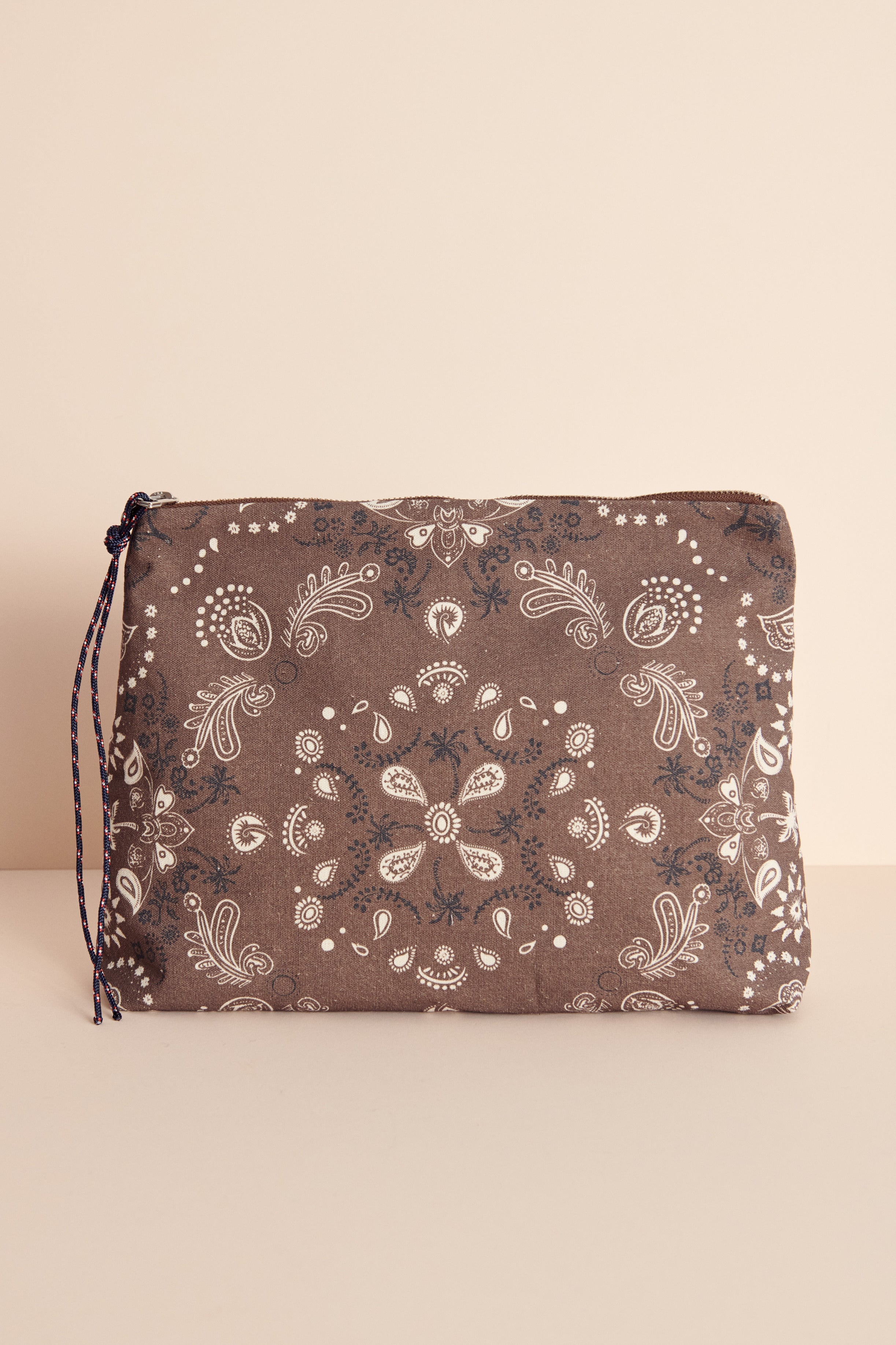 POUCH BANDANA MARRÓN