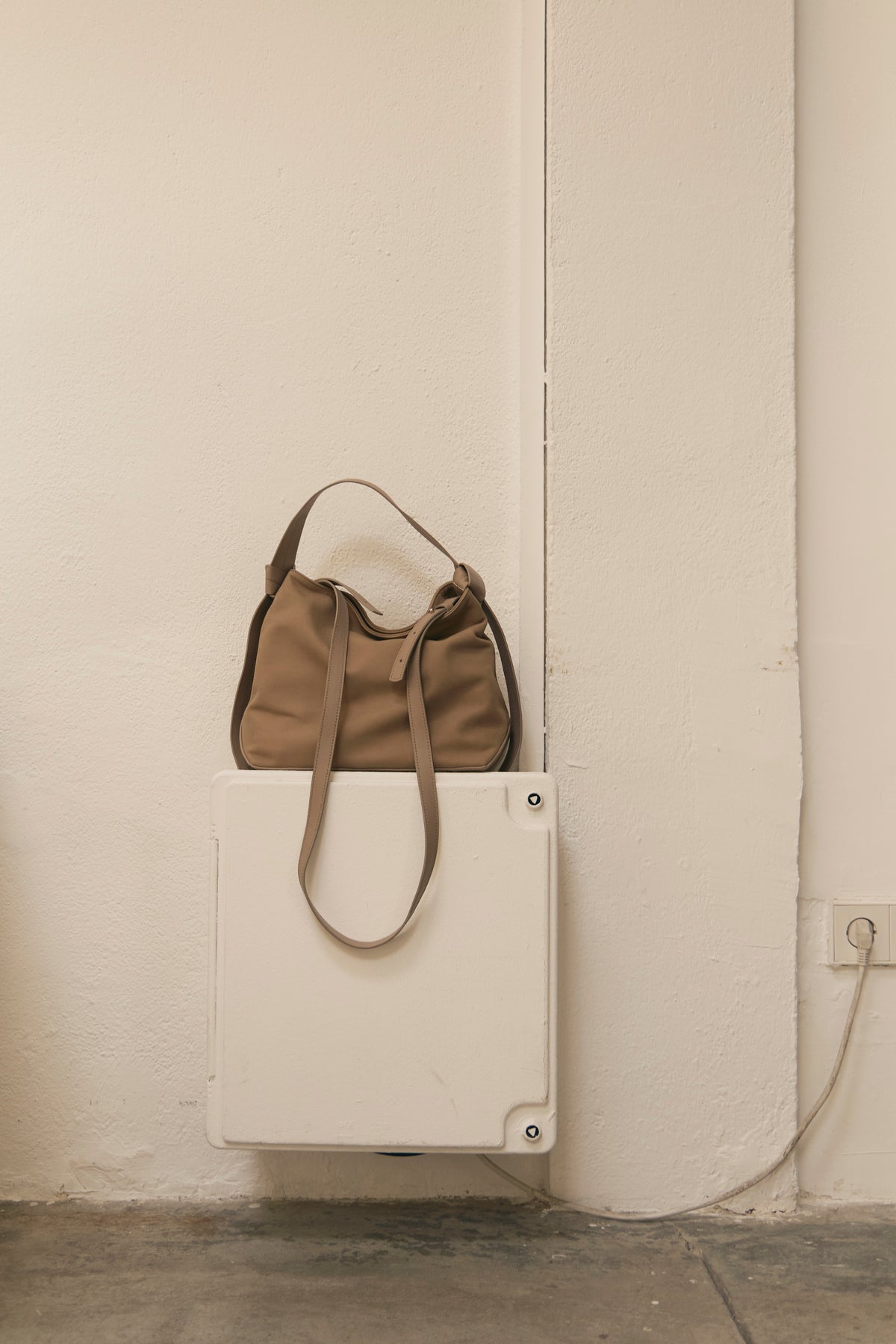 BOLSO NUDO M NOBUK TORTORA