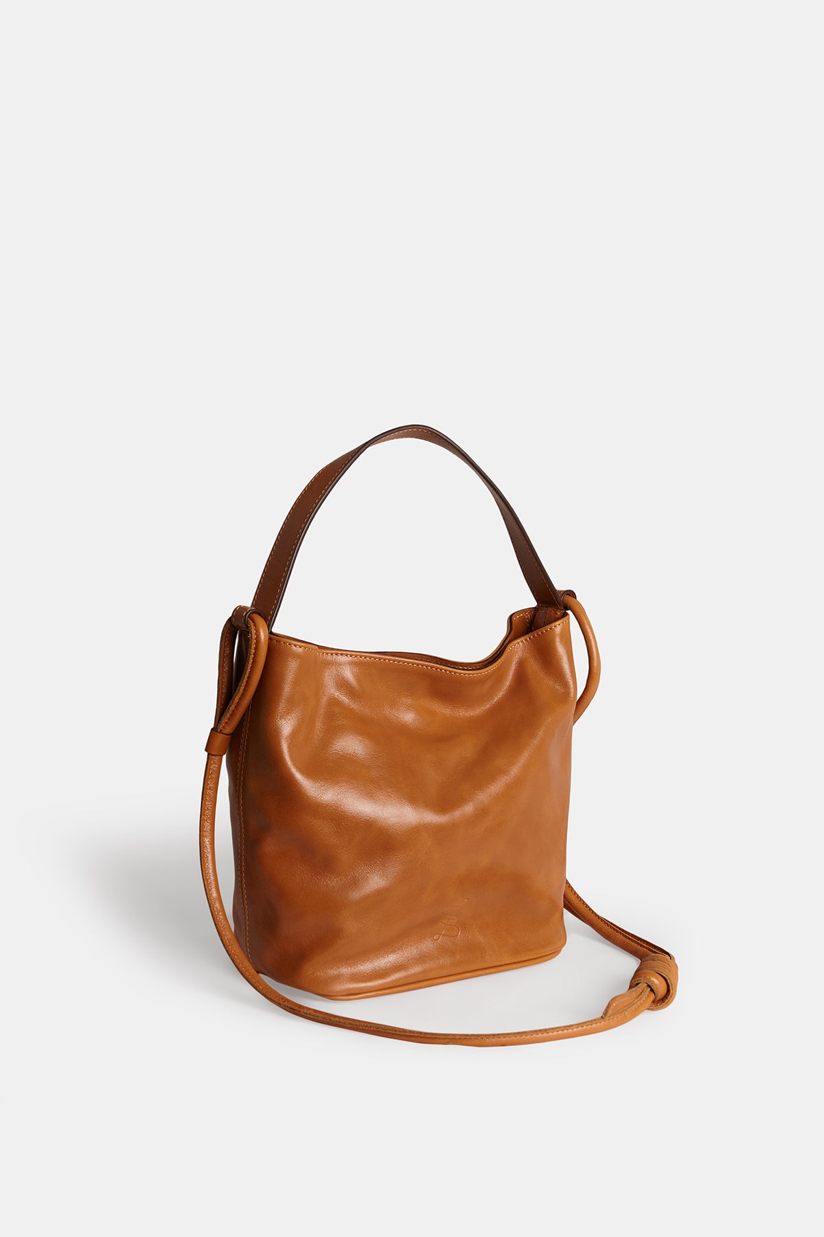 BOLSO CUBO M COGNAC ANILINA