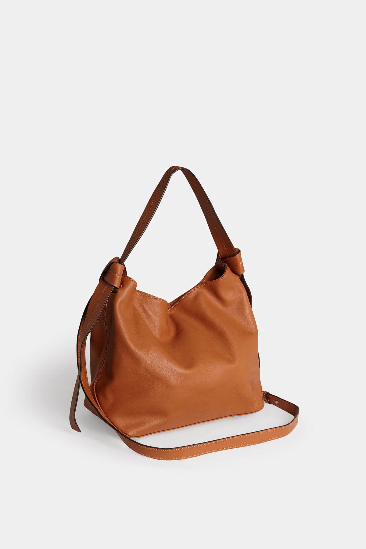 BOLSO NUDO M CUERO