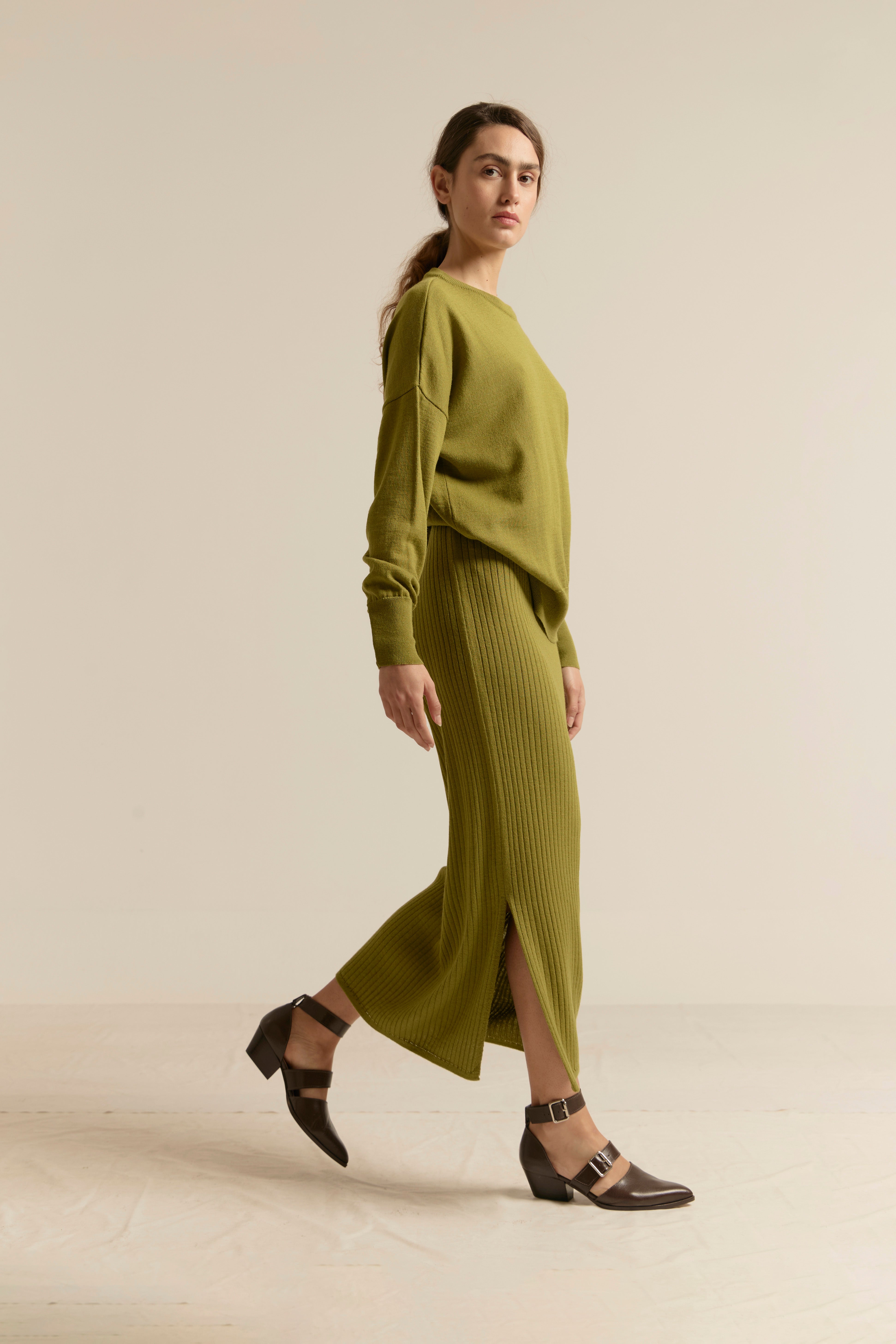 CONJUNTO GWYNETH TRICOT VERDE (PISCO + MILITA)