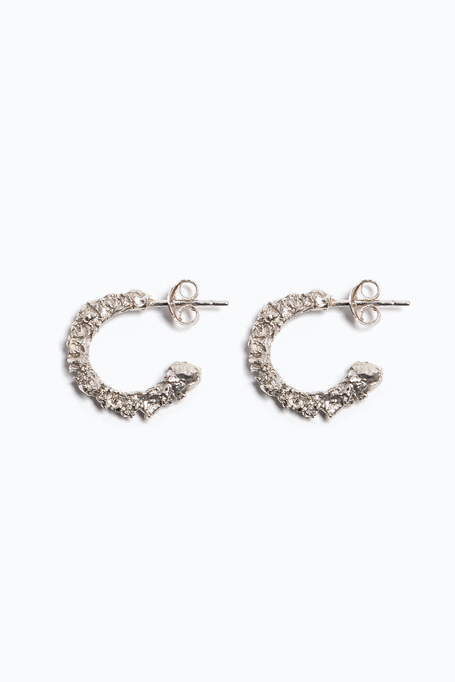 Yonguei silver hoop earring