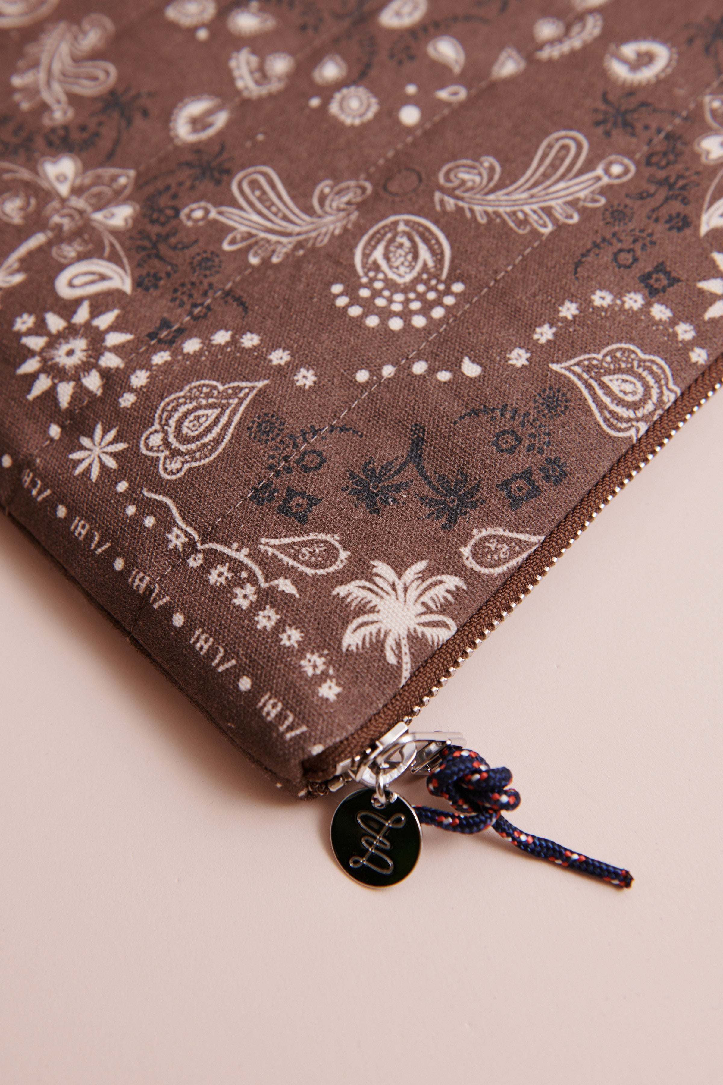 PADDED BANDANA MARRON