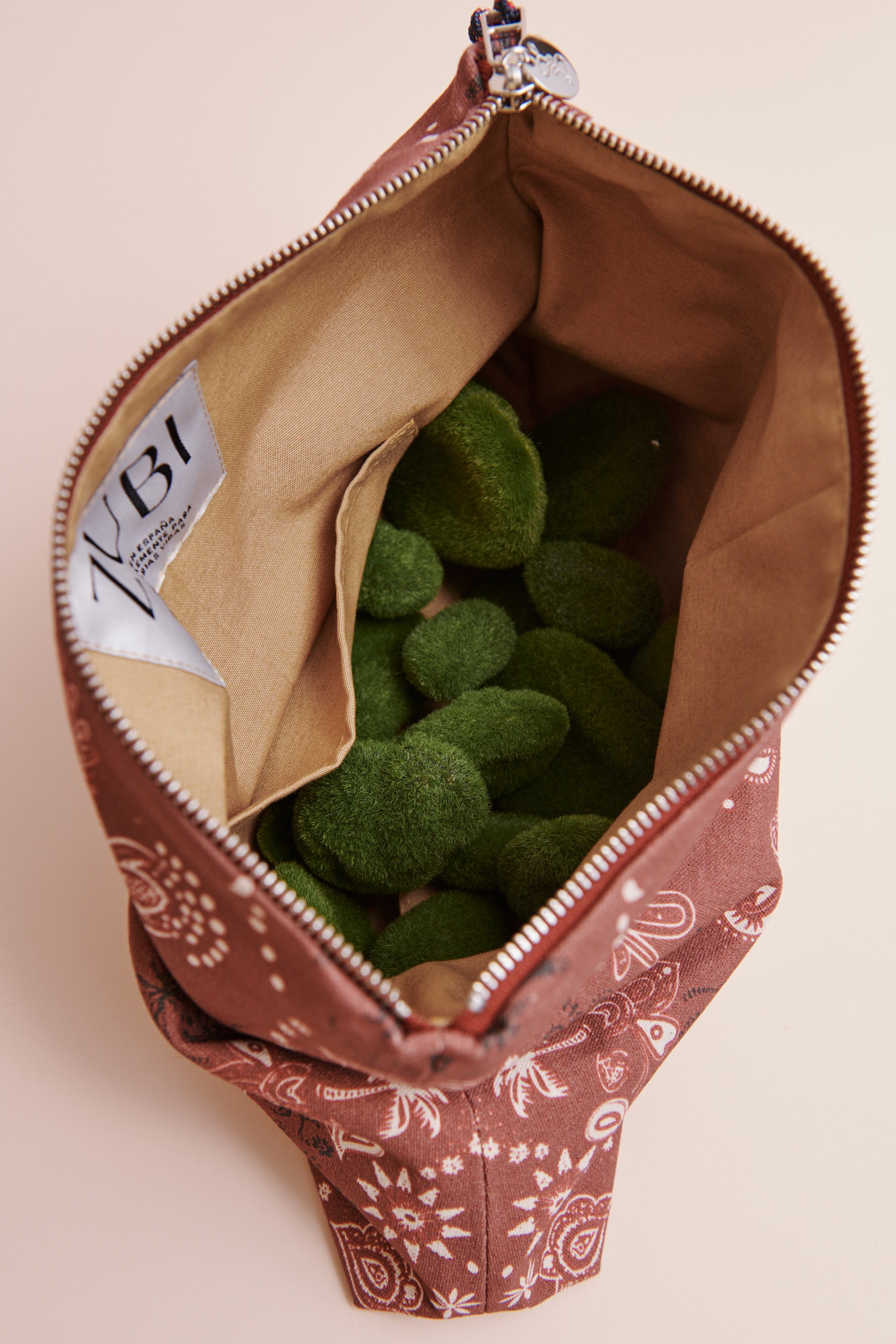 POUCH BANDANA GRANATE