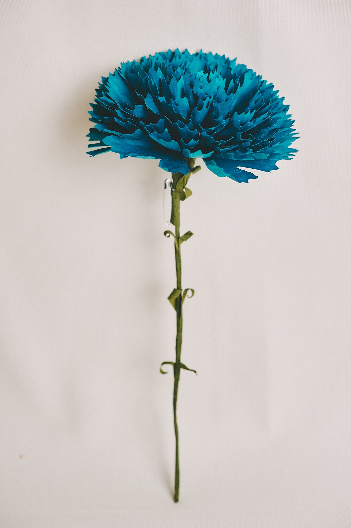 Broche Clavel Azul con tallo