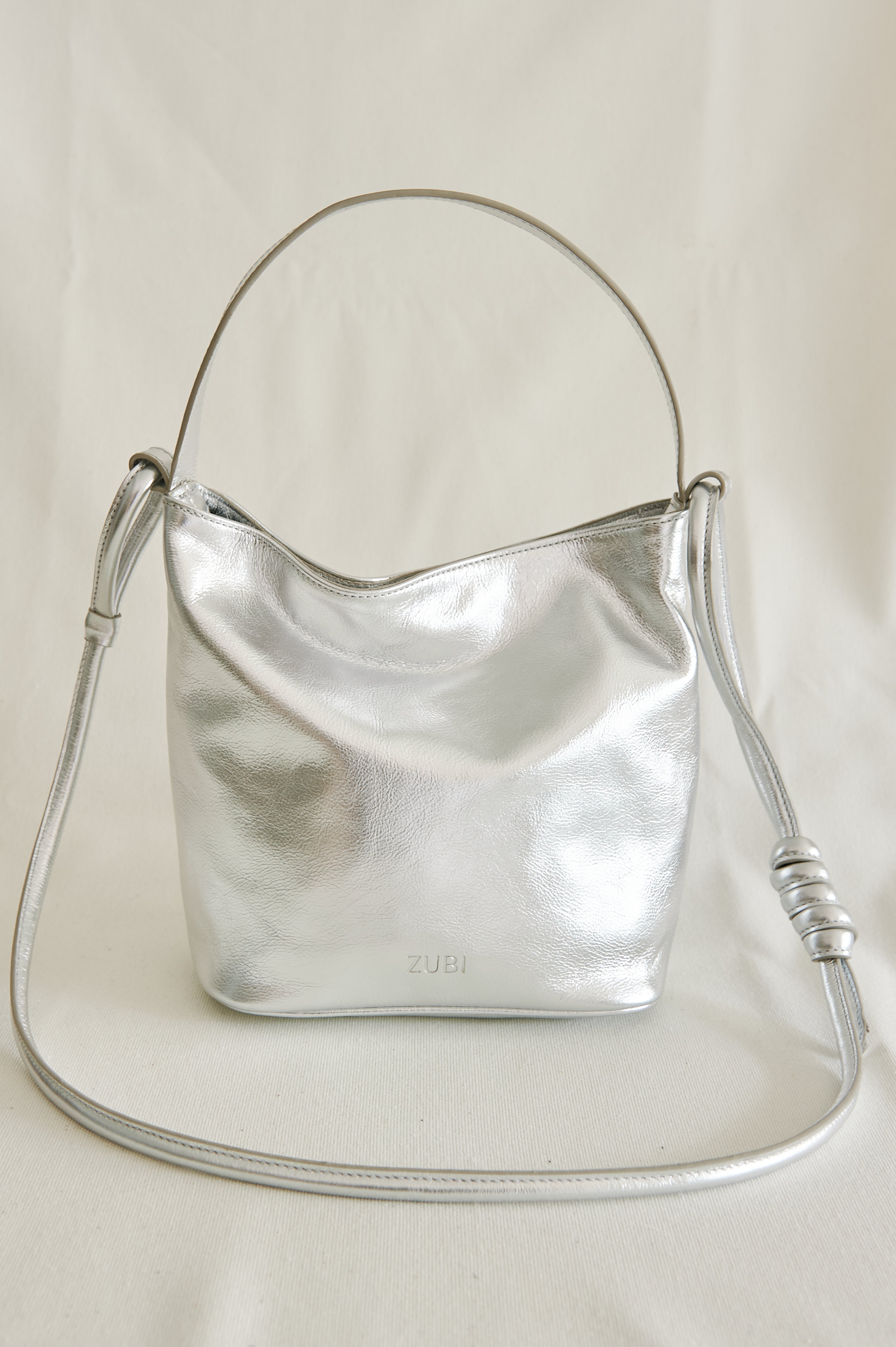 BOLSO CUBO M PLATEADO