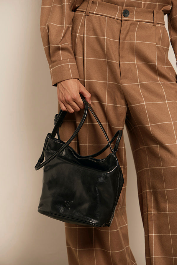 Bucket Bag M Black