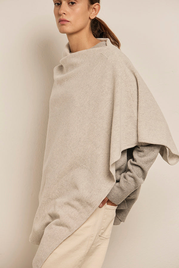 HARRIET PONCHO DE LANA FUMO