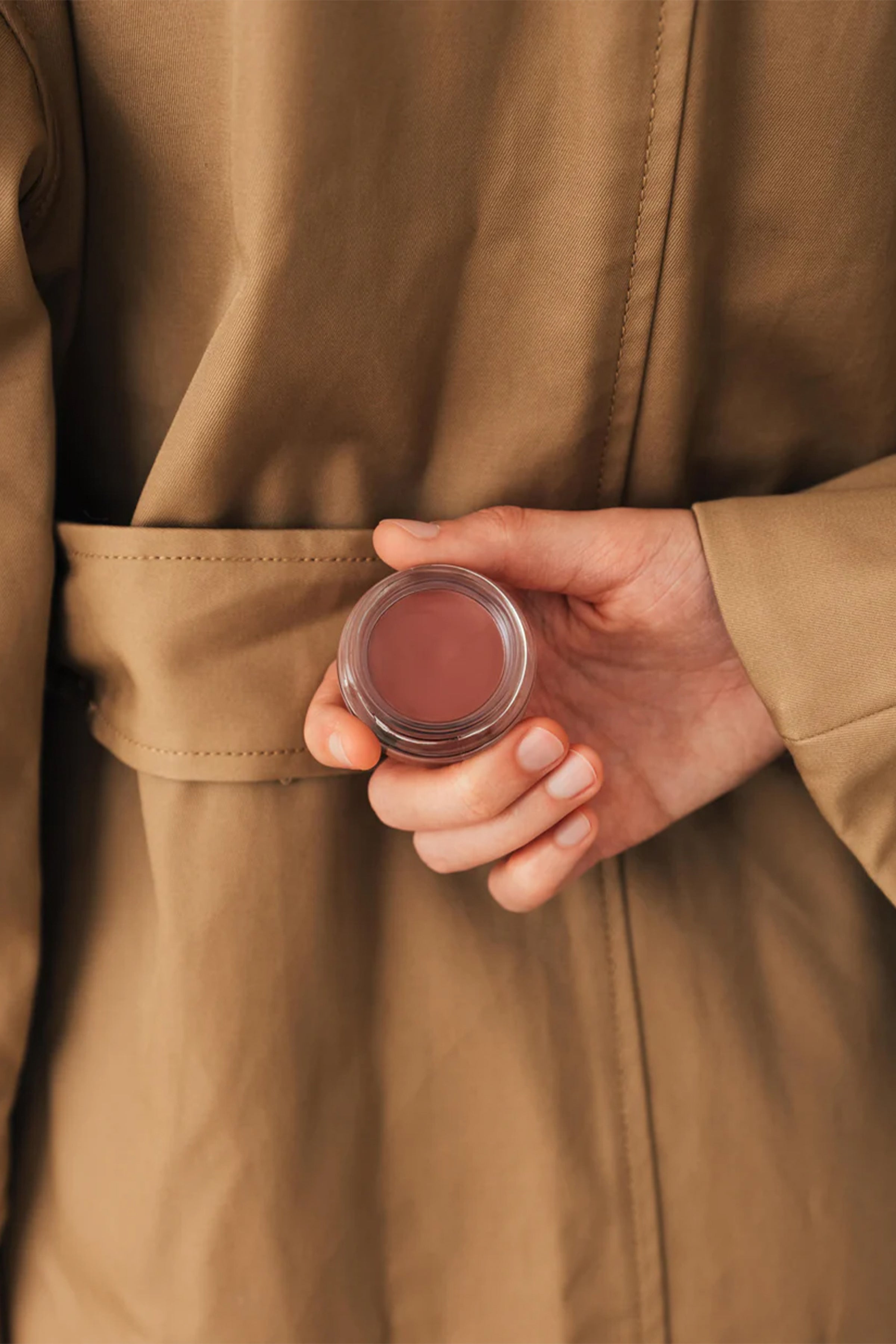 BÁLSAMO PARA LABIOS Y MEJILLAS Woodrose ROWSE